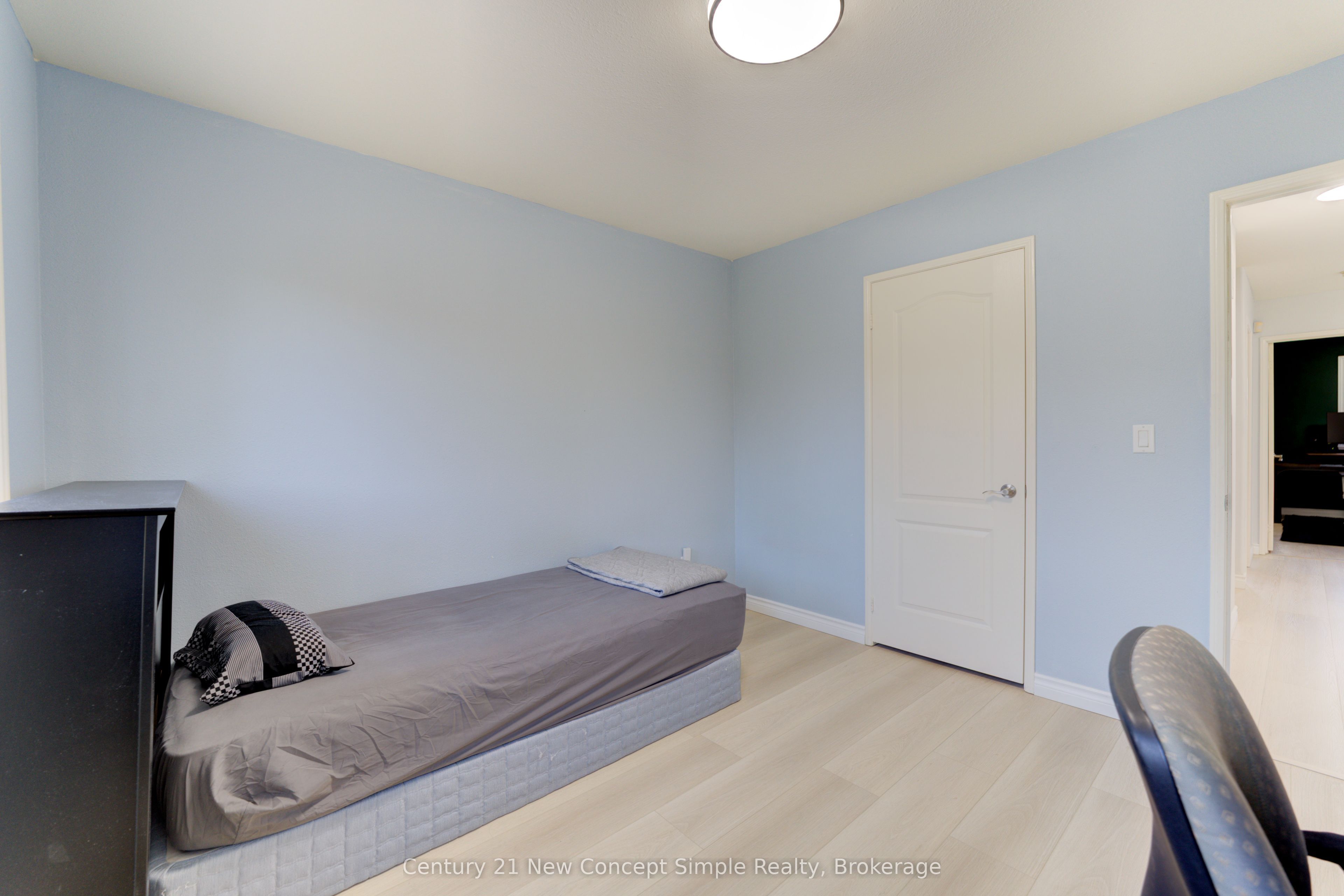 18 Castlemore Avenue Property Photo 24