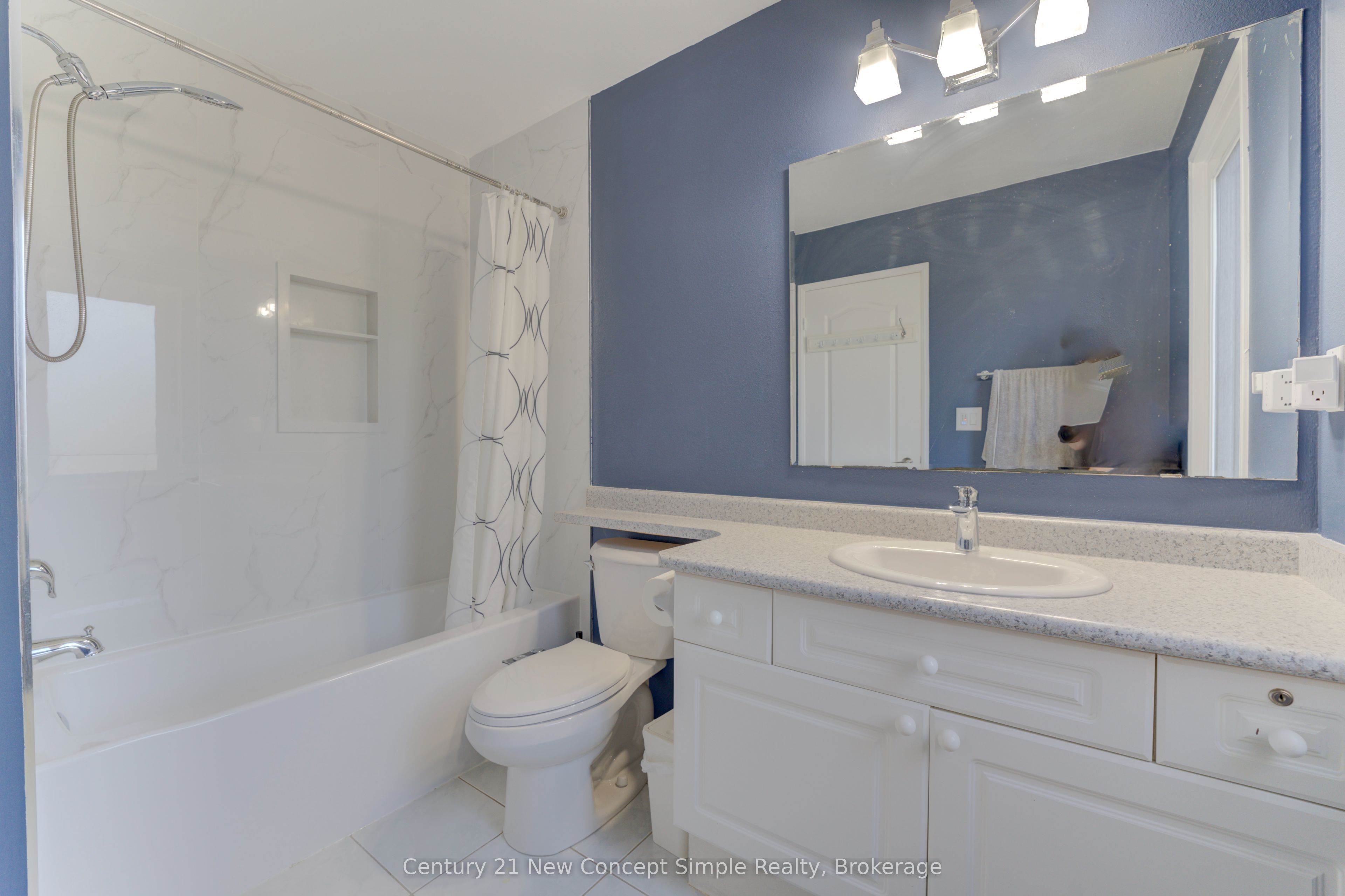 18 Castlemore Avenue Property Photo 25