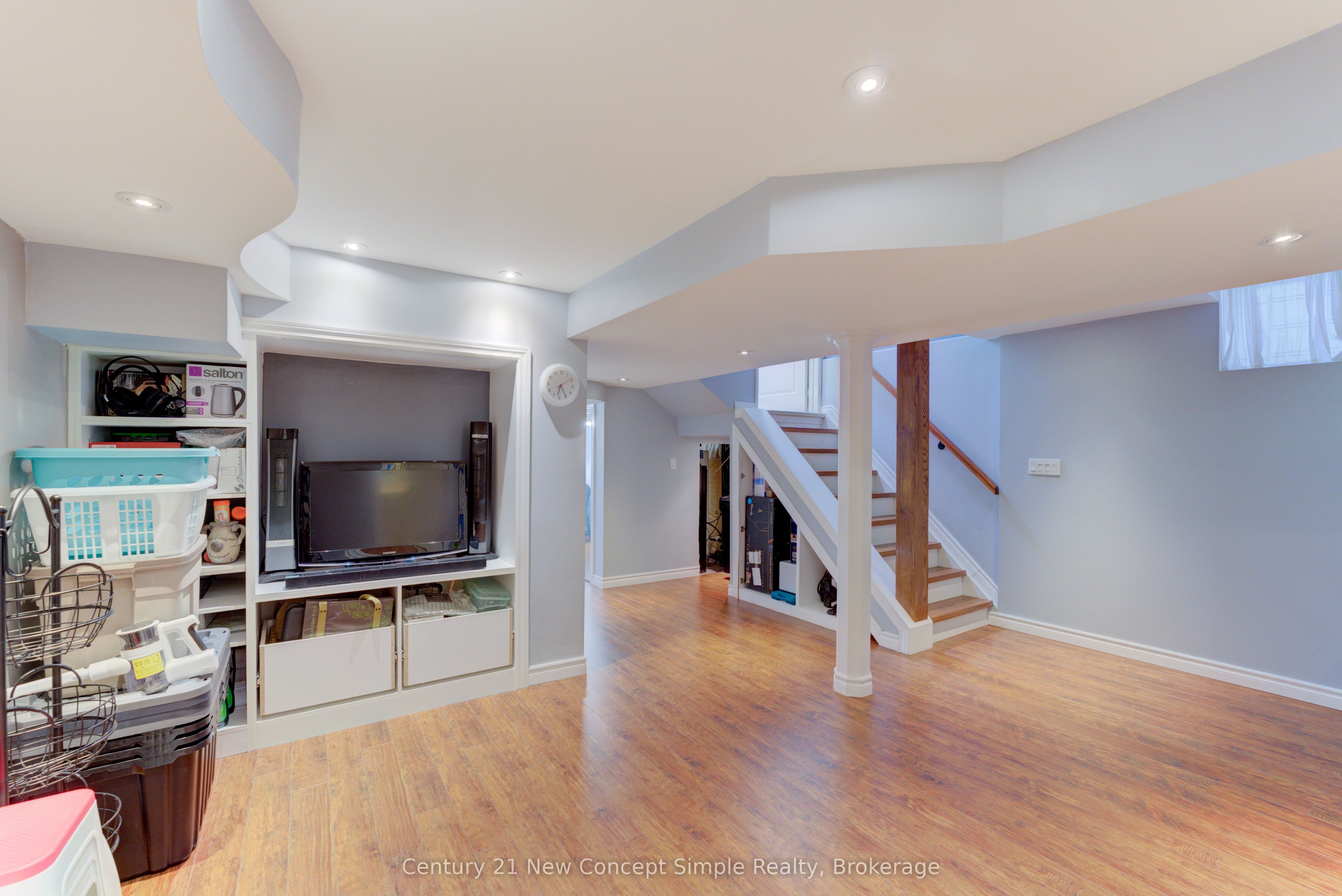 18 Castlemore Avenue Property Photo 27