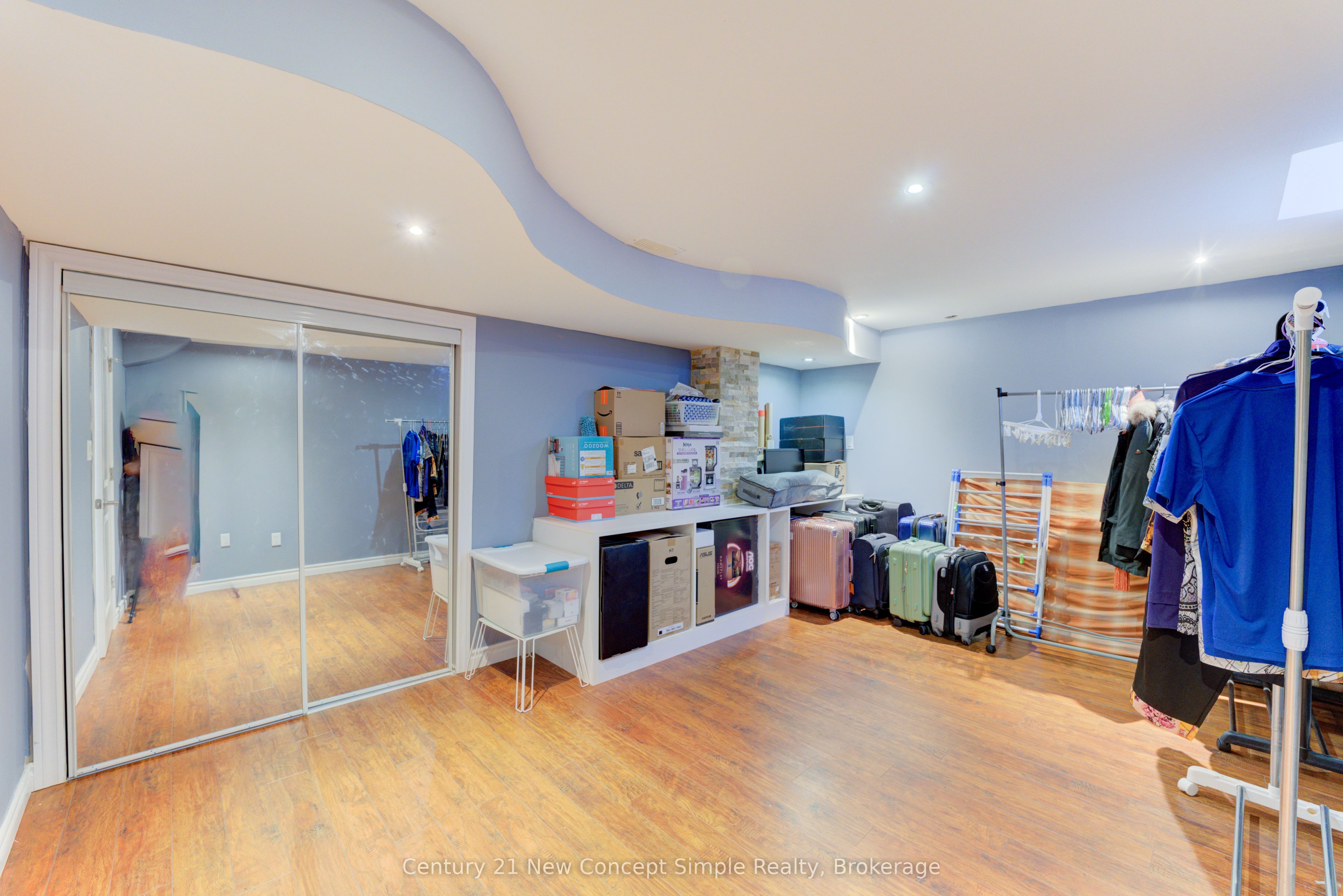 18 Castlemore Avenue Property Photo 29