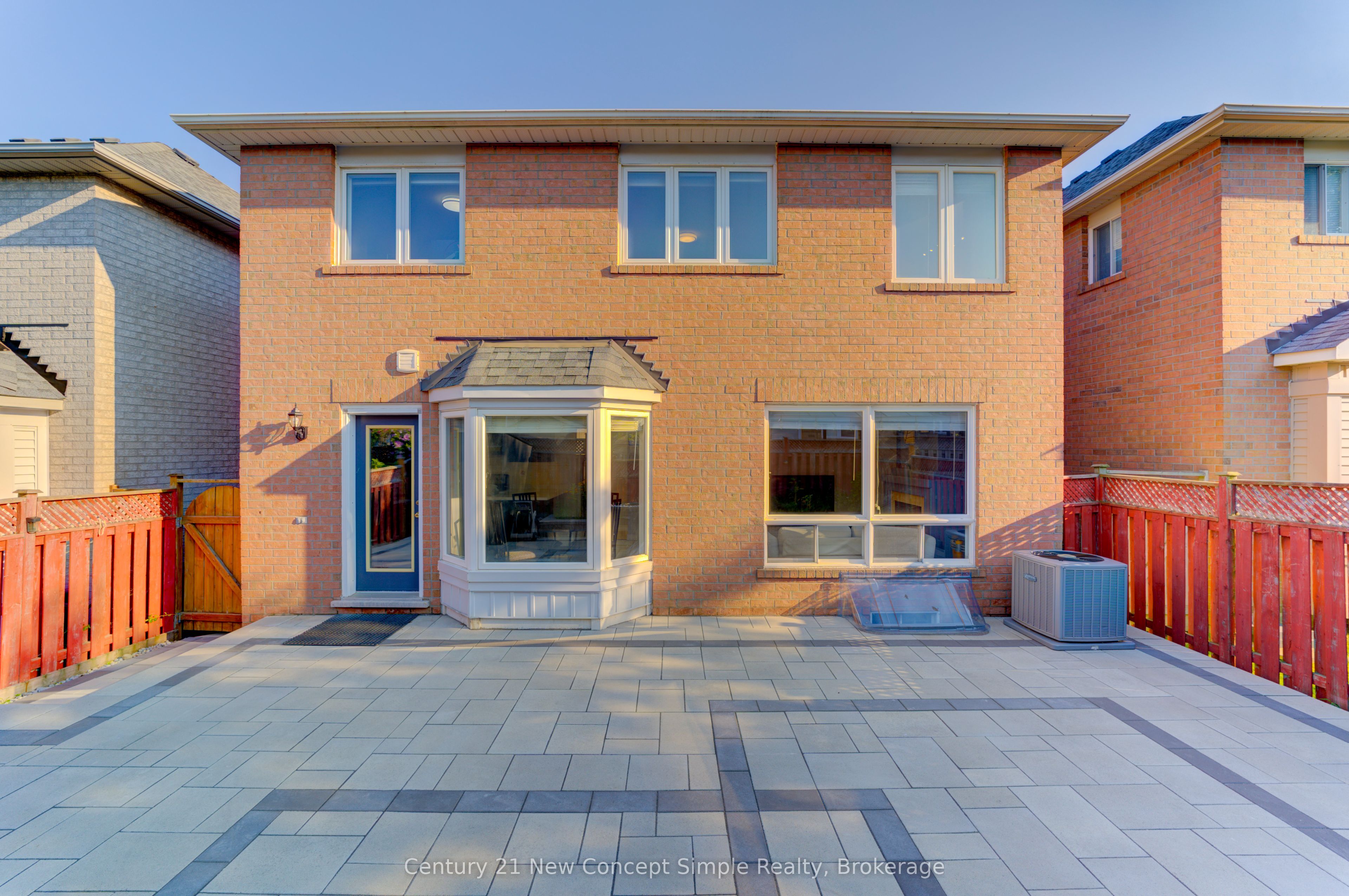 18 Castlemore Avenue Property Photo 32