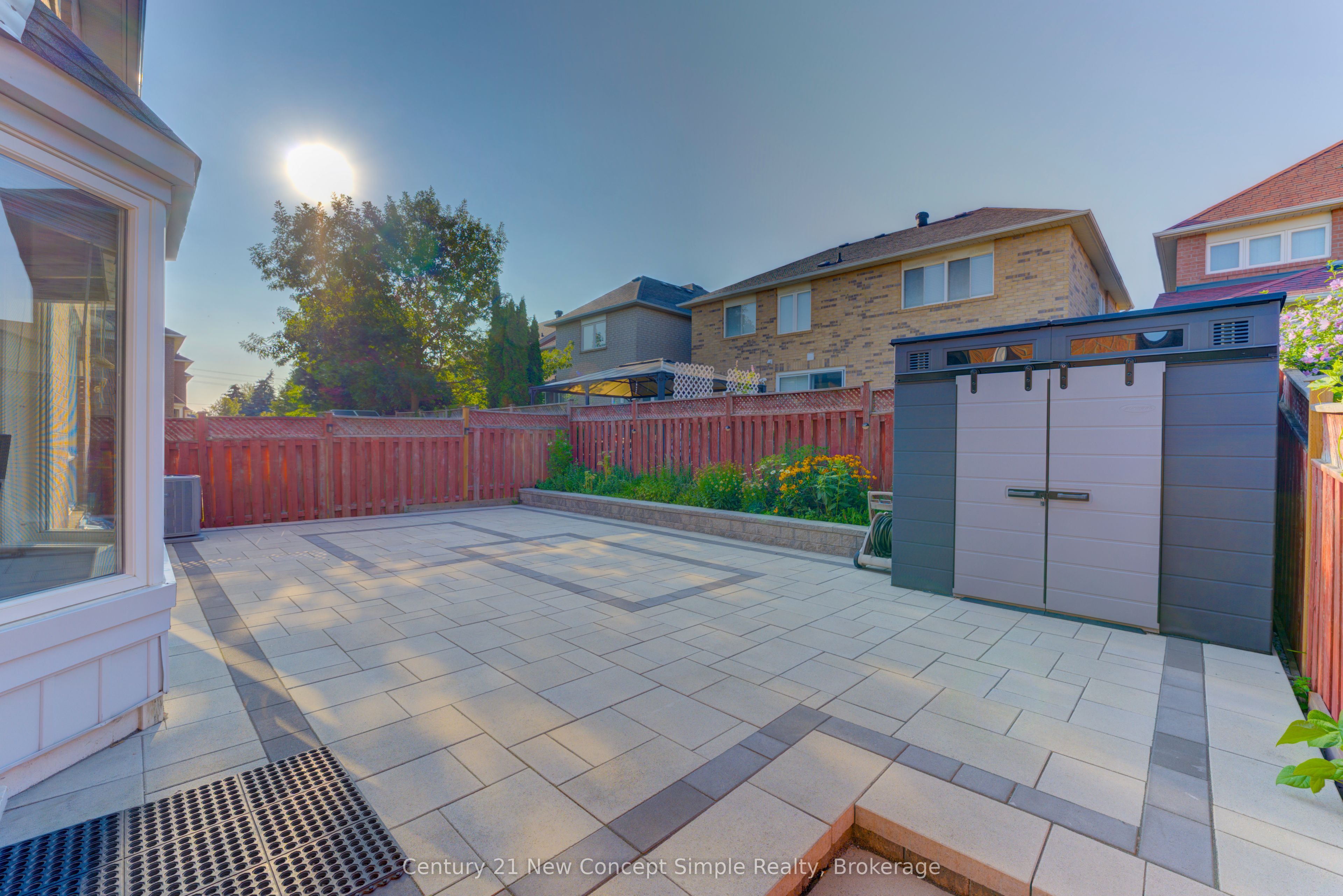 18 Castlemore Avenue Property Photo 34
