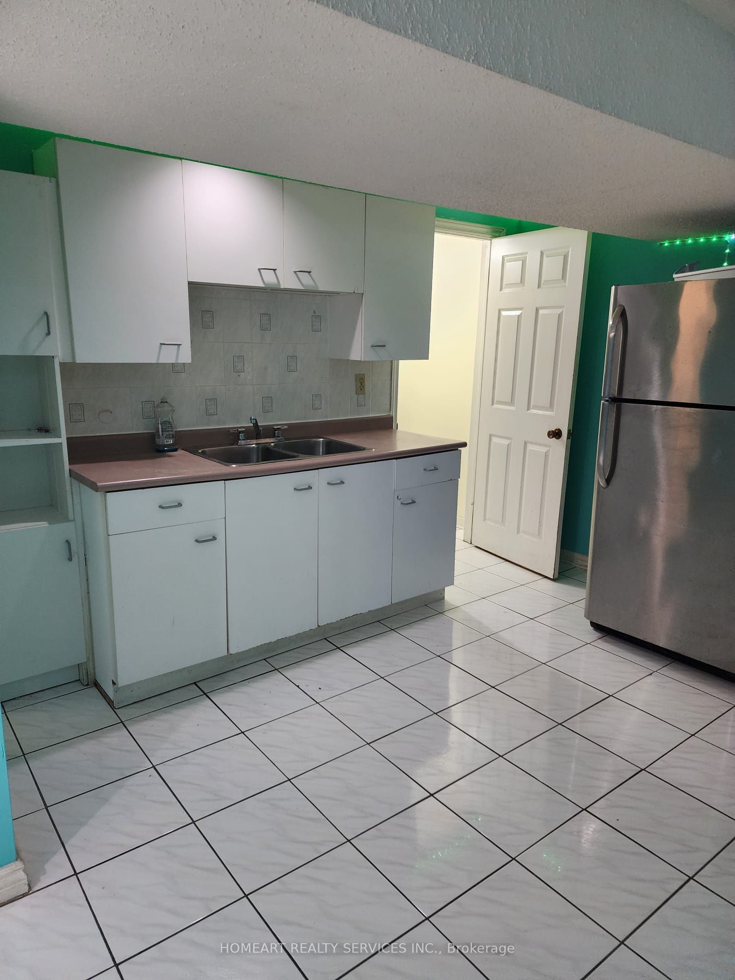 37 Trafford Crescent Property Photo 1