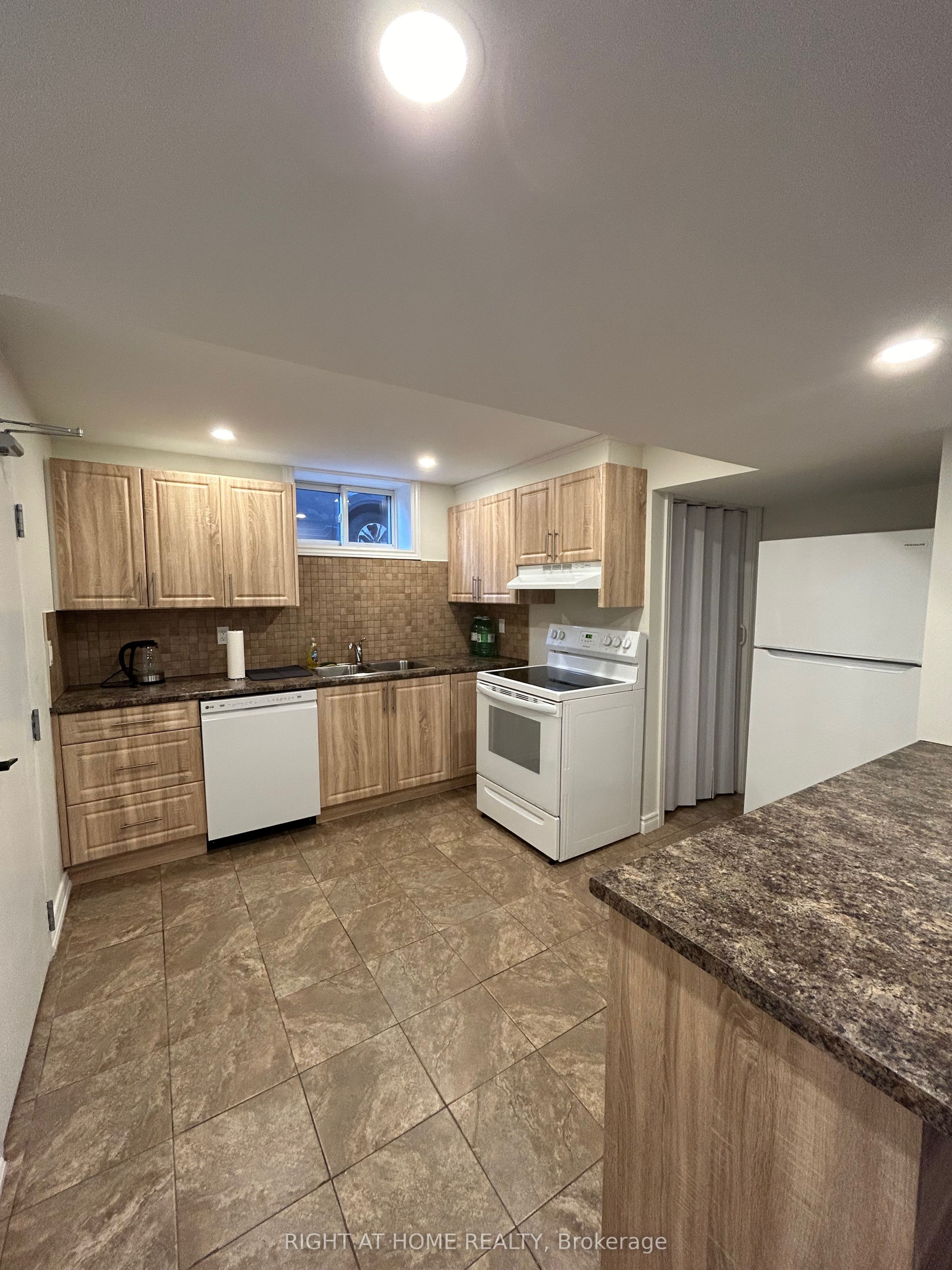 36 Aurora Heights Drive Property Photo 6