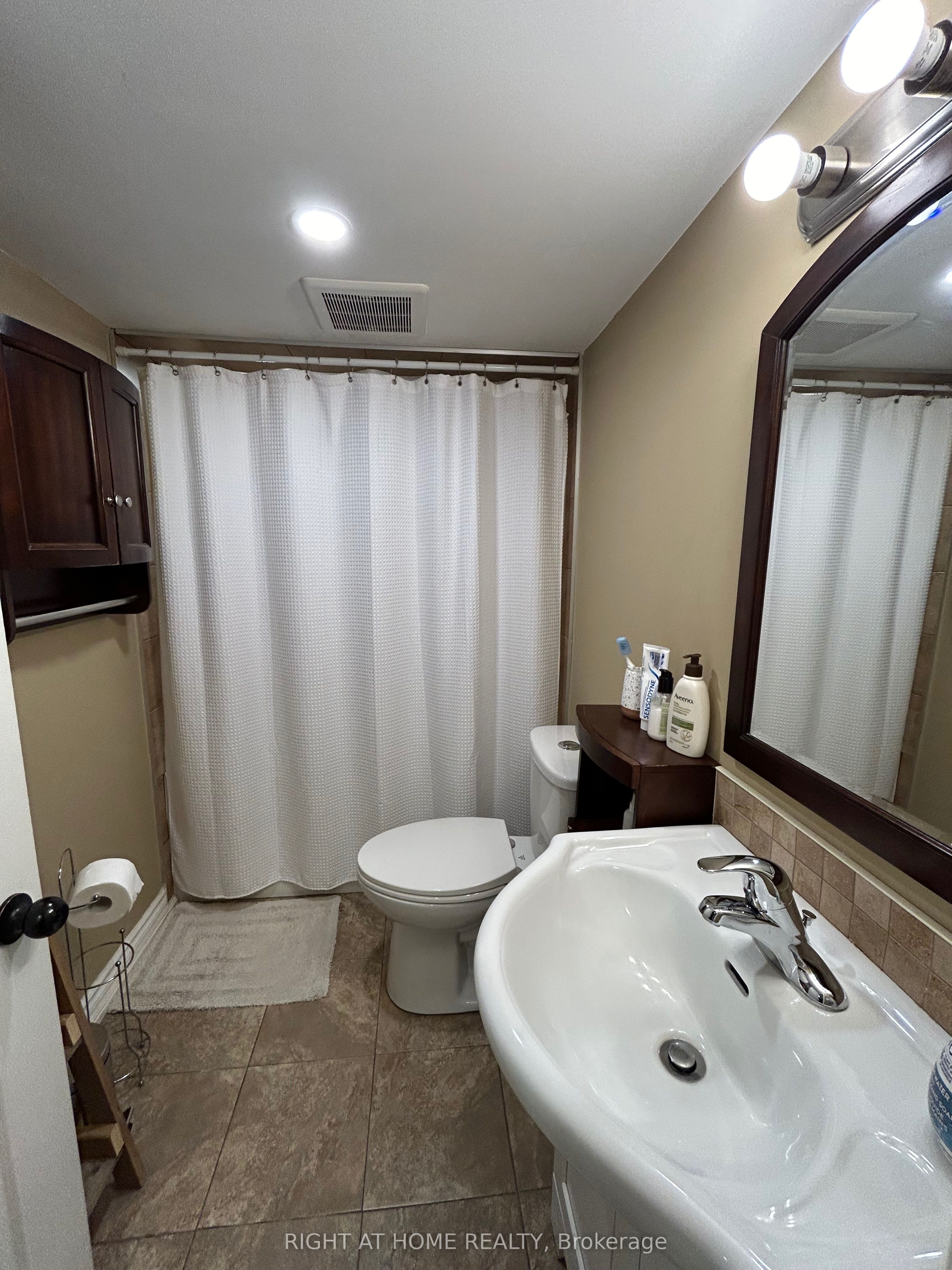 36 Aurora Heights Drive Property Photo 10