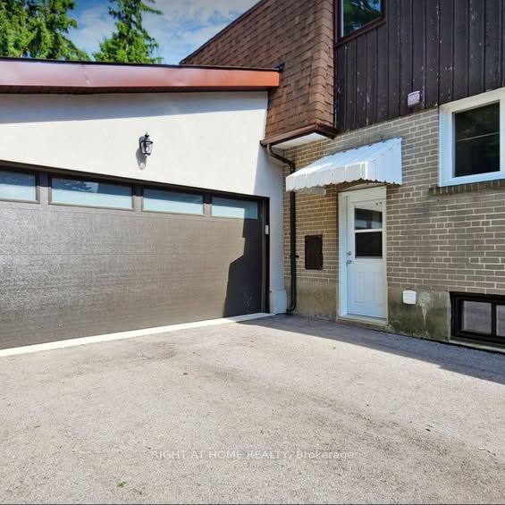 36 Aurora Heights Drive Property Photo 13