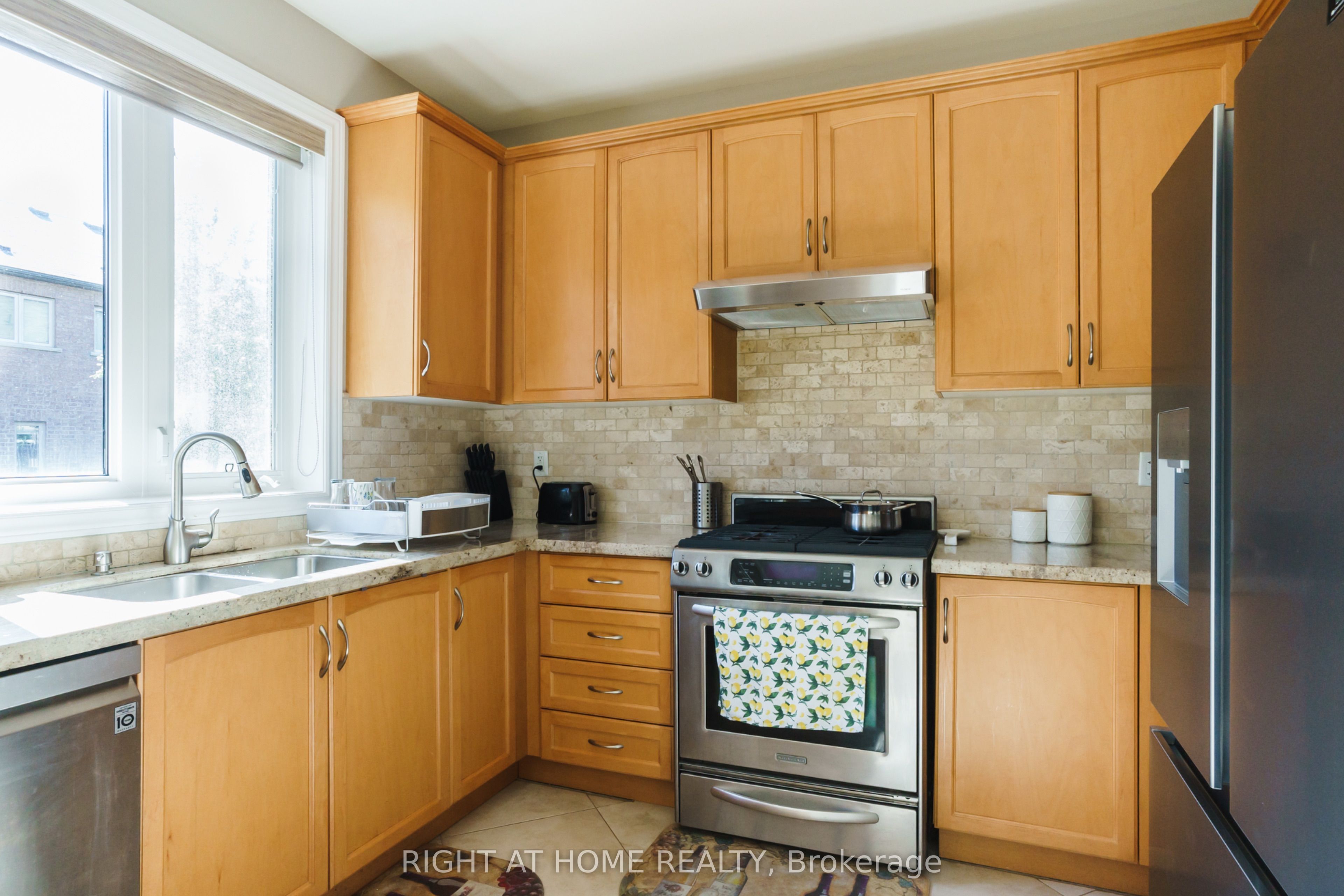 139 Bellini Avenue Property Photo 6