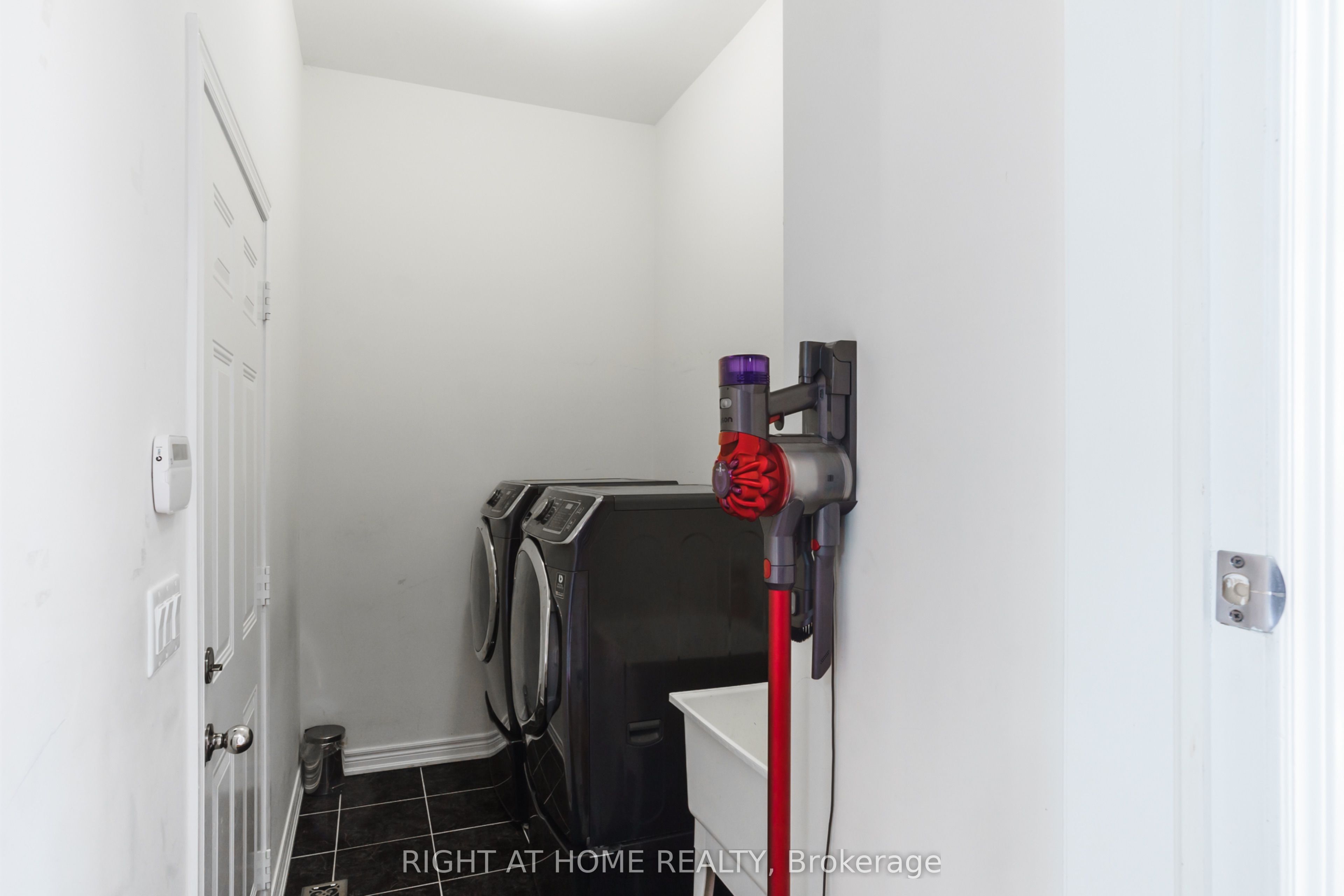 139 Bellini Avenue Property Photo 10