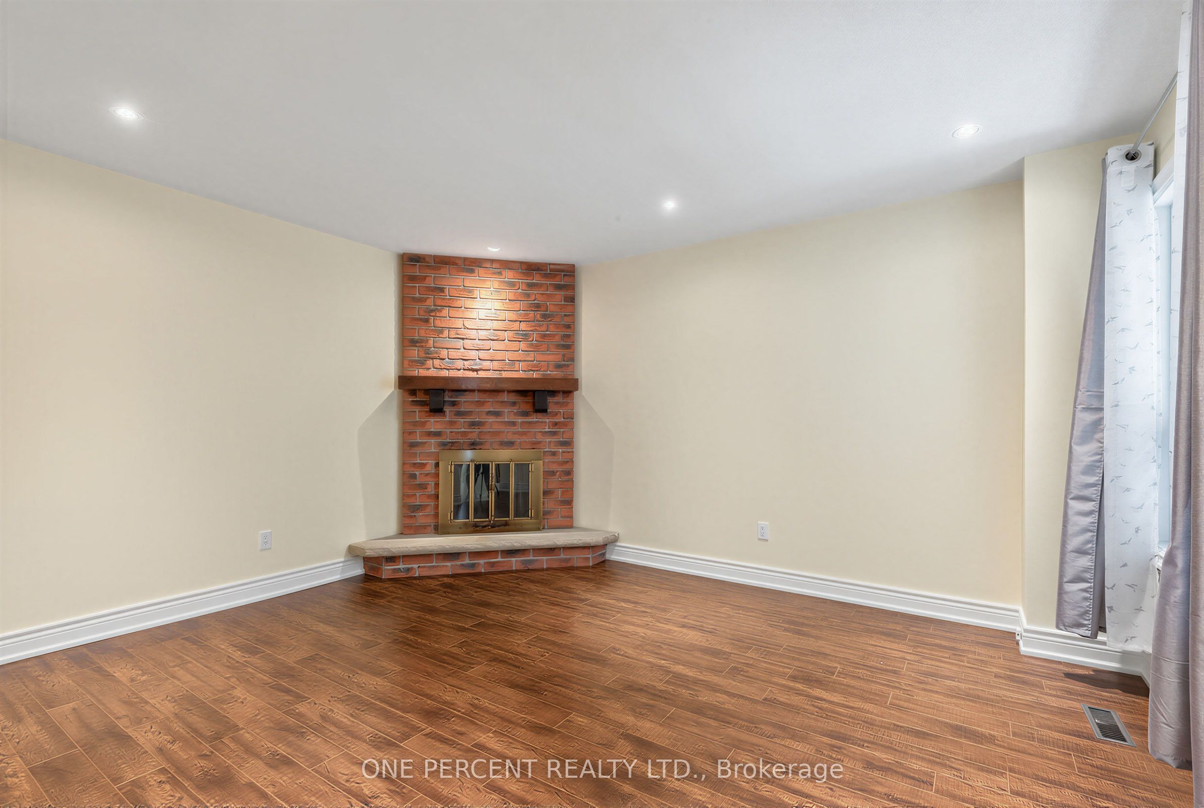 12 Appleby Crescent Property Photo 4