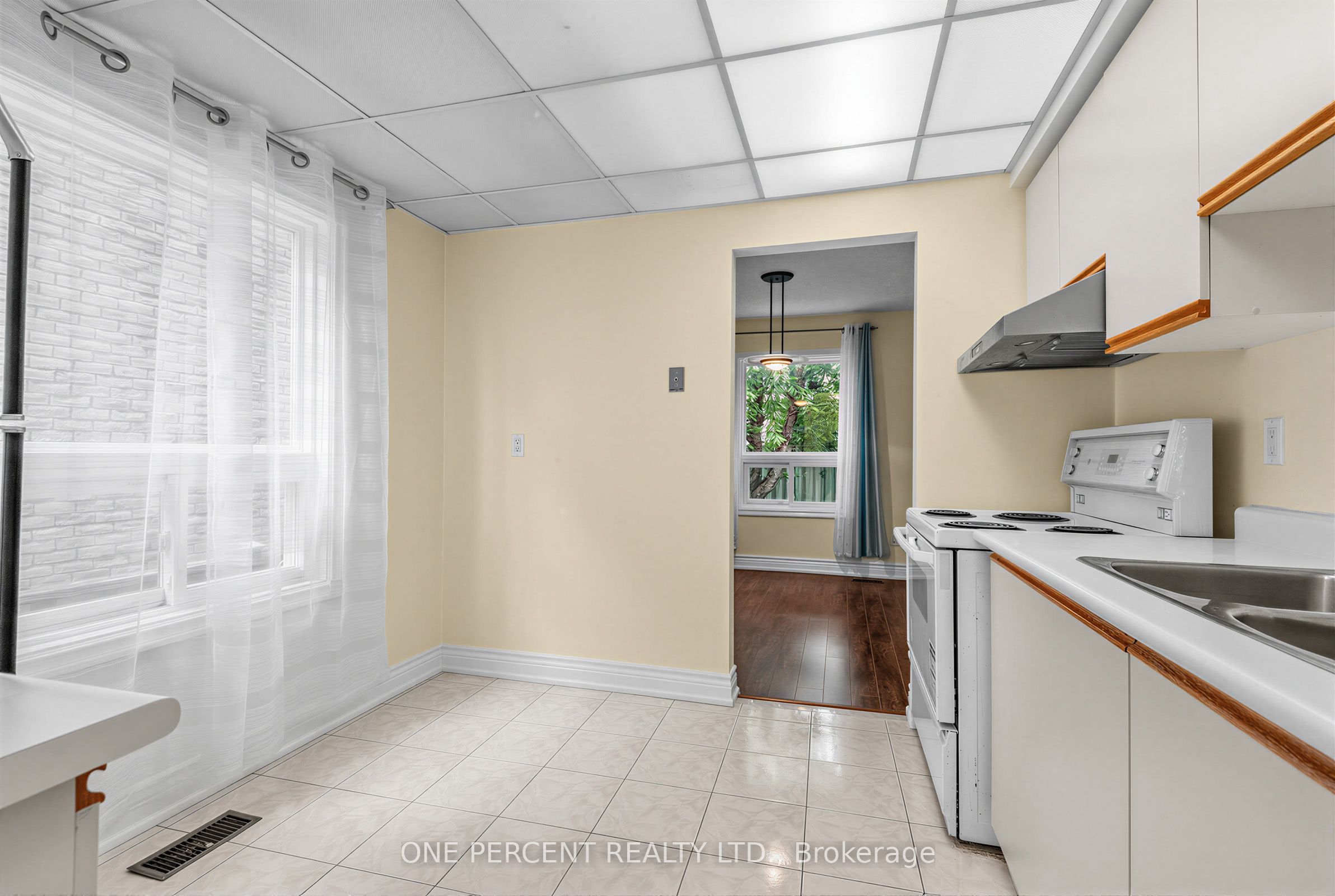 12 Appleby Crescent Property Photo 6