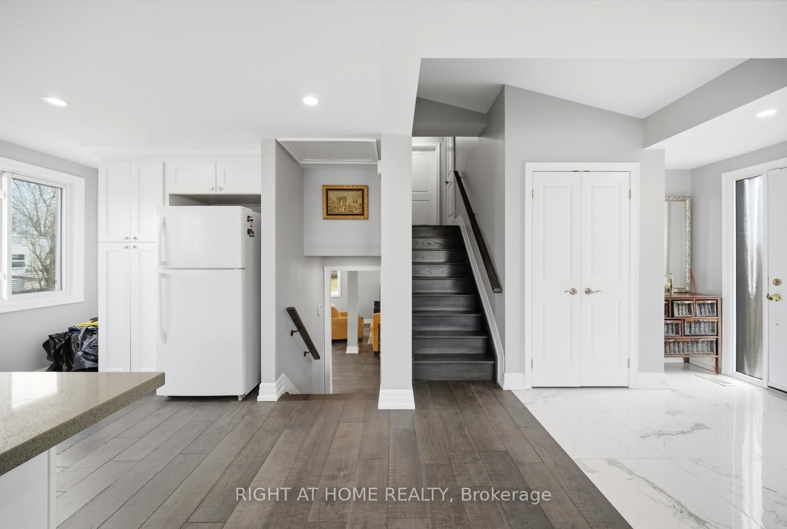 5885 7th Line Property Photo 17