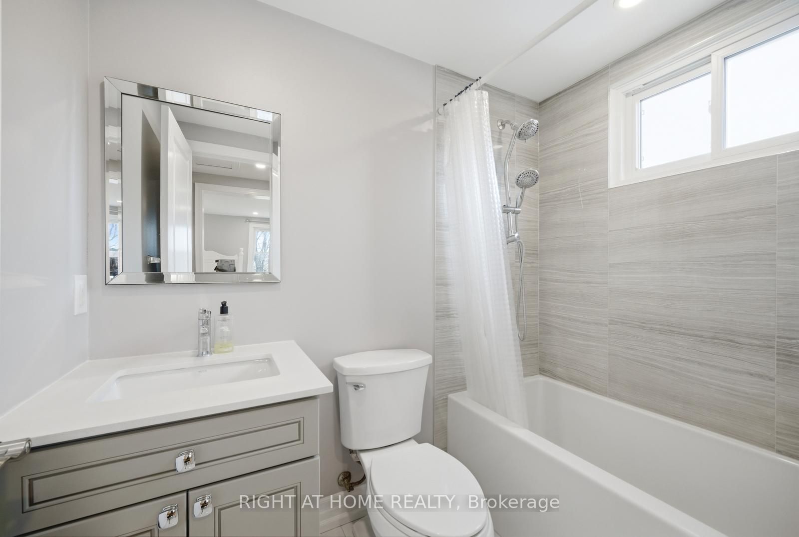 5885 7th Line Property Photo 25