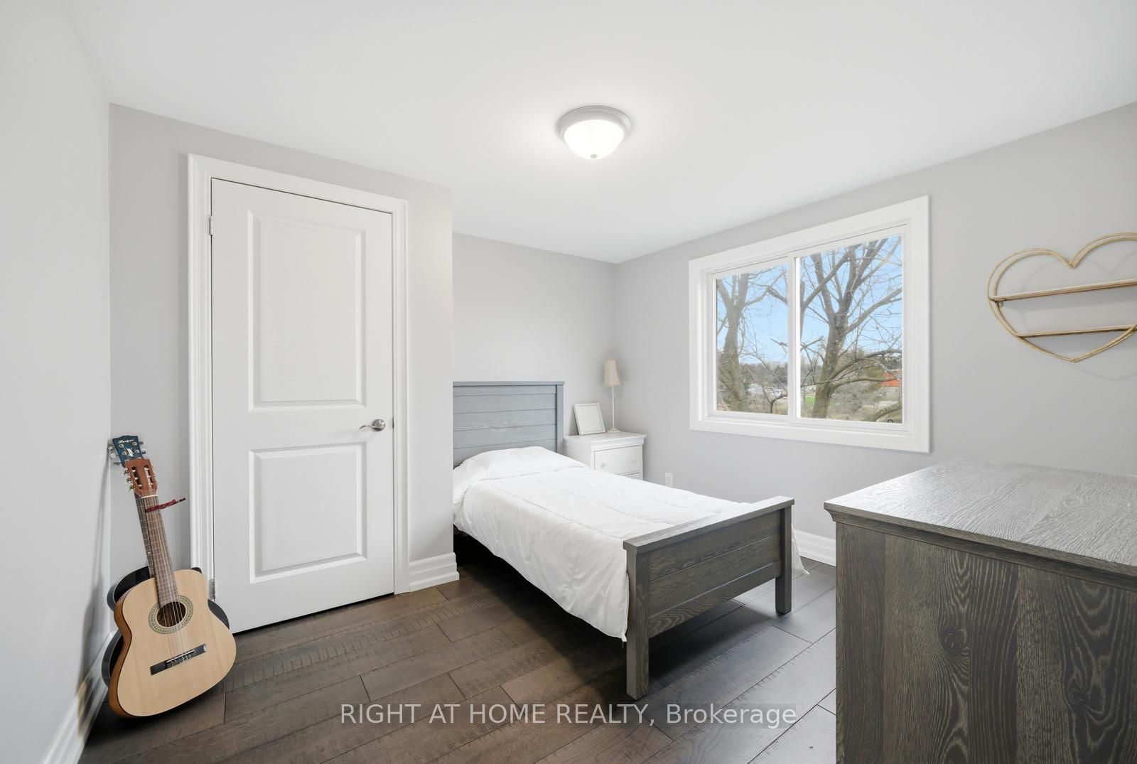 5885 7th Line Property Photo 27