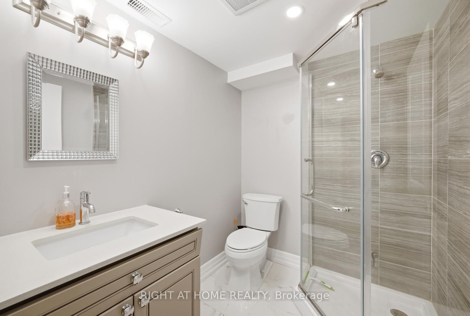 5885 7th Line Property Photo 34