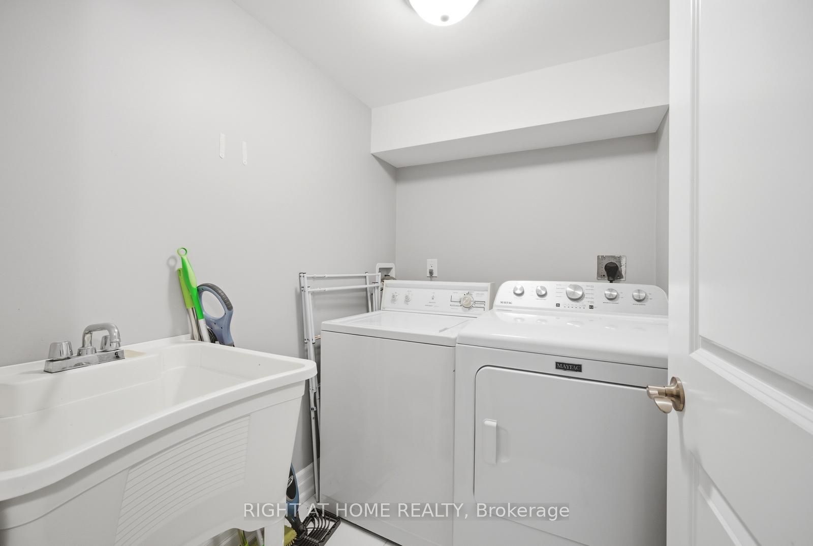 5885 7th Line Property Photo 35