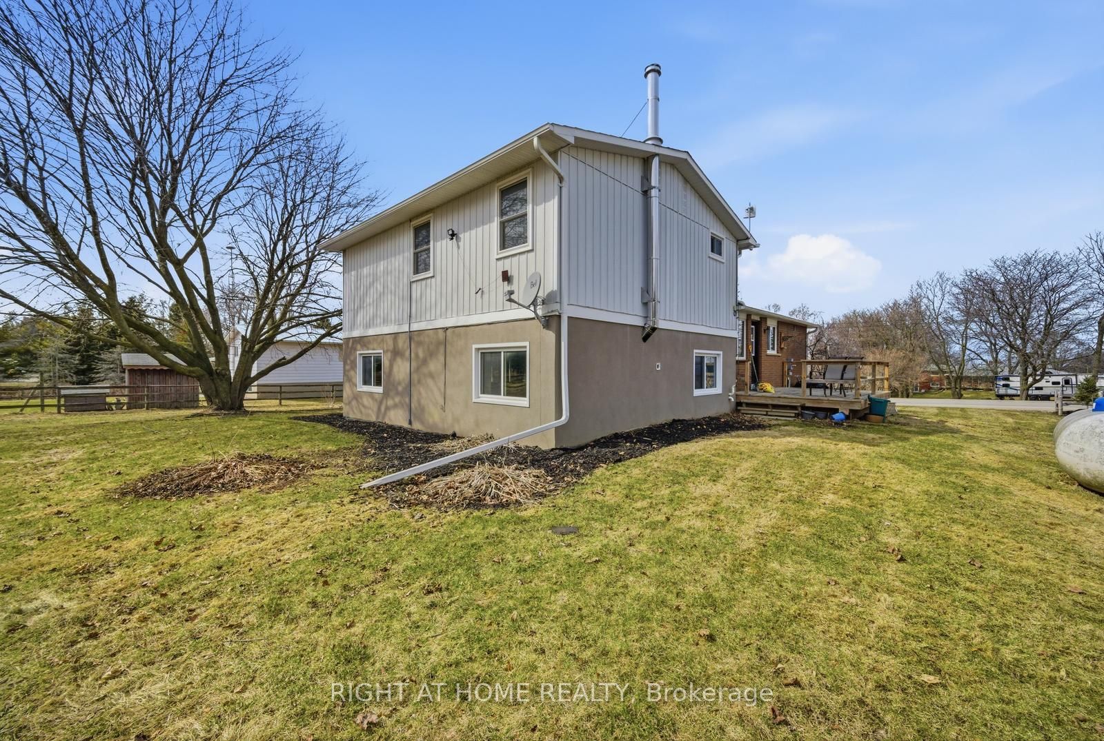 5885 7th Line Property Photo 37
