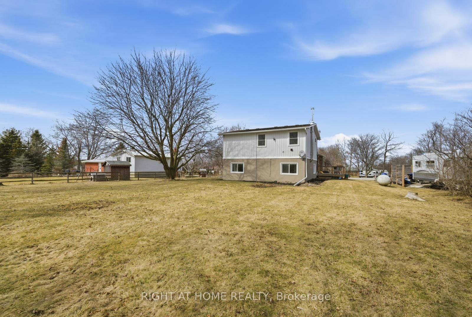5885 7th Line Property Photo 40