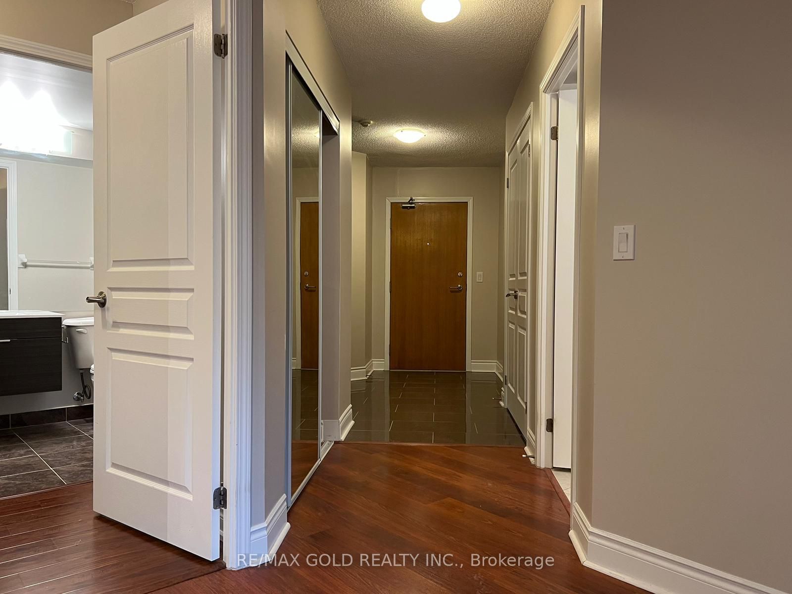 75 South Town Centre Boulevard 508 Property Photo 4