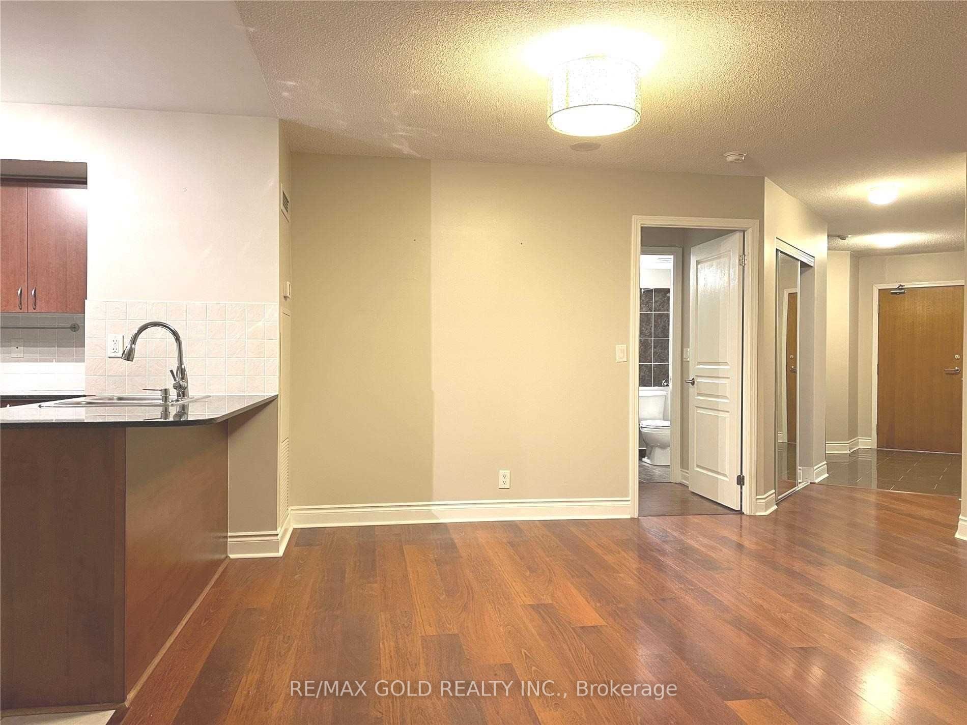 75 South Town Centre Boulevard 508 Property Photo 6