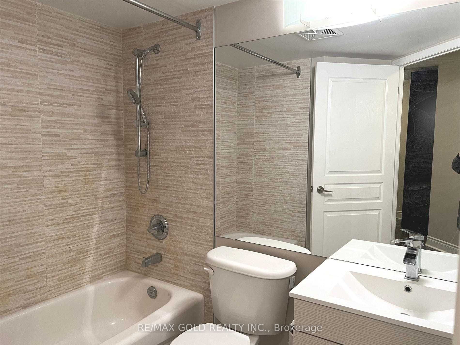 75 South Town Centre Boulevard 508 Property Photo 13