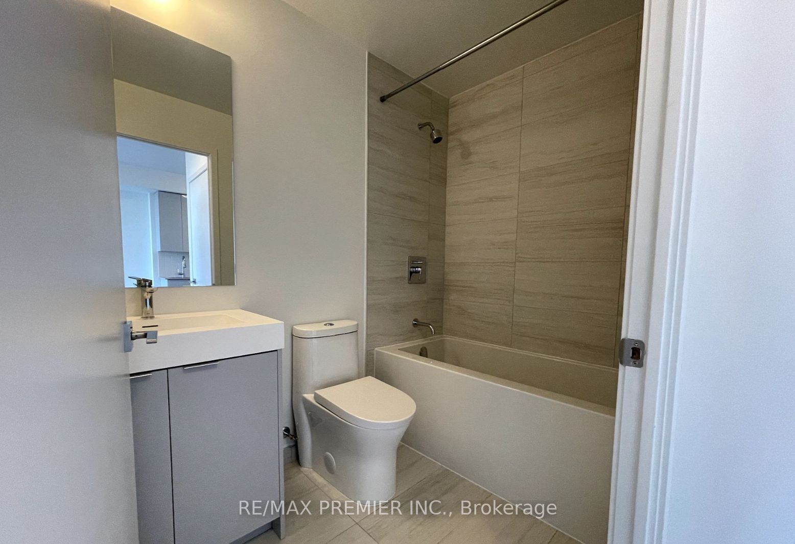 474 Caldari Road 1707 Property Photo 6