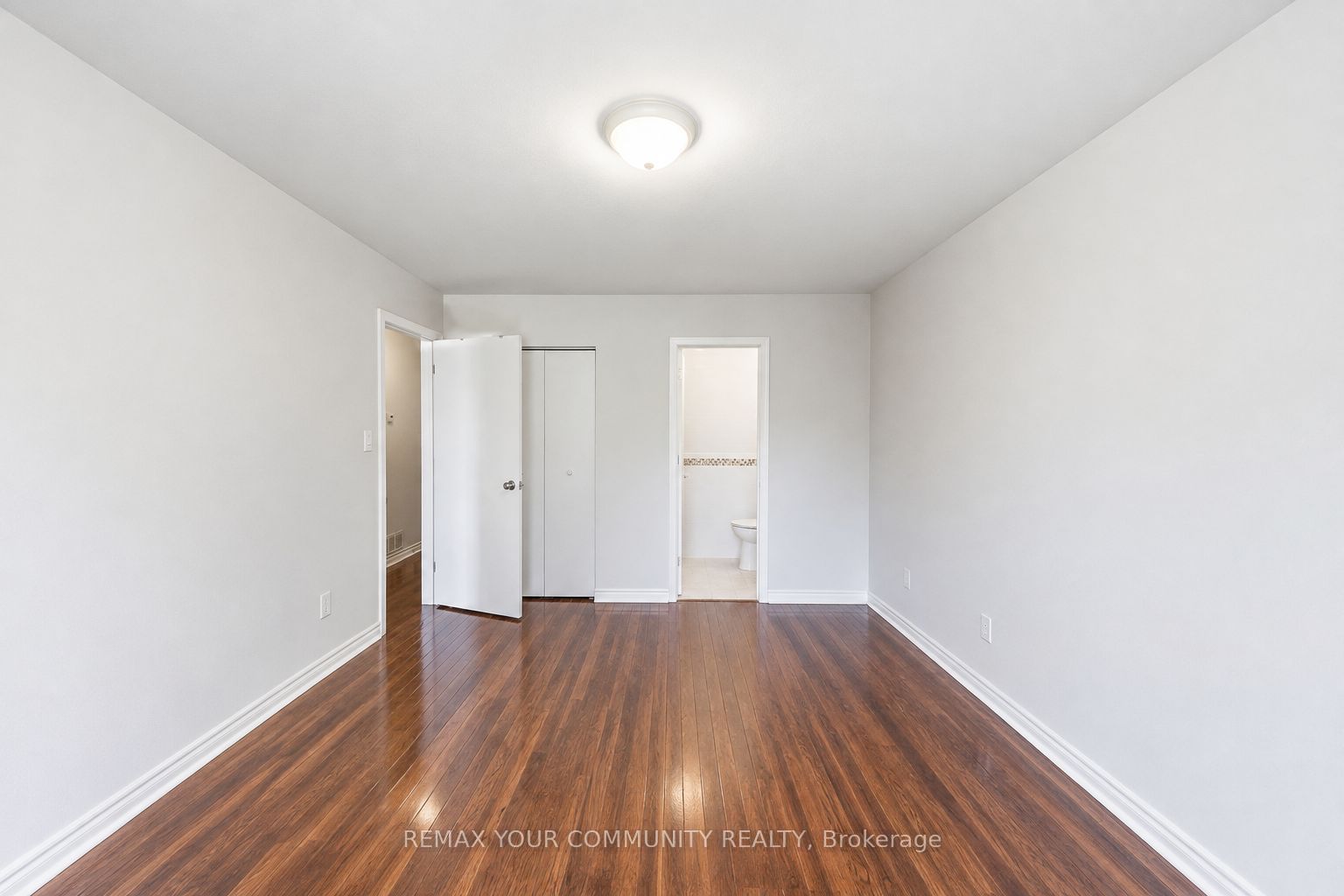 376 Agar Avenue Upper Property Photo 5