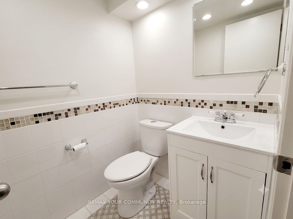 376 Agar Avenue Upper Property Photo 6