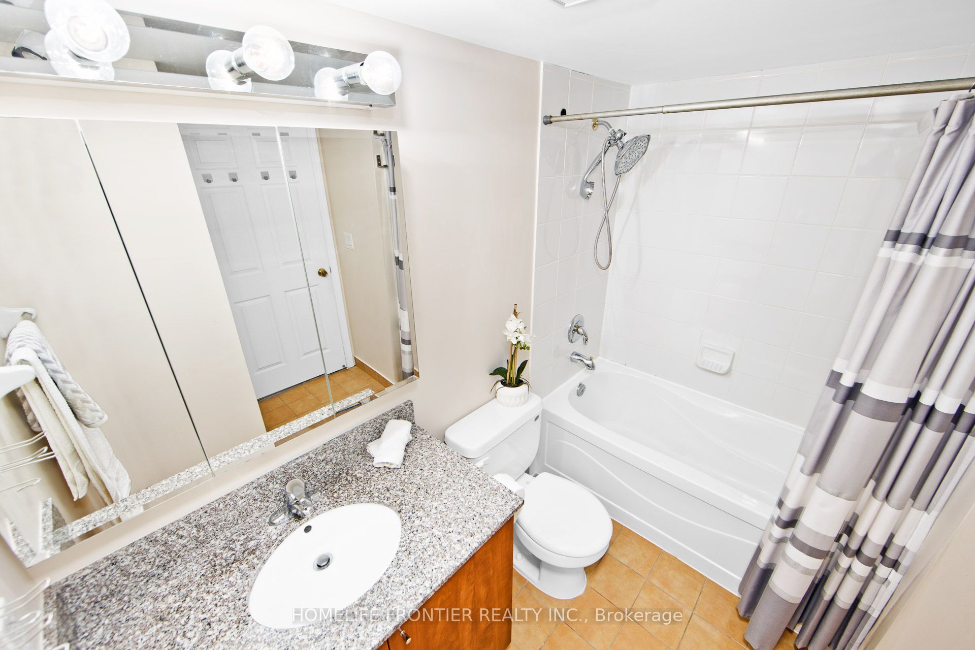 185 Oneida Crescent 1117 Property Photo 15