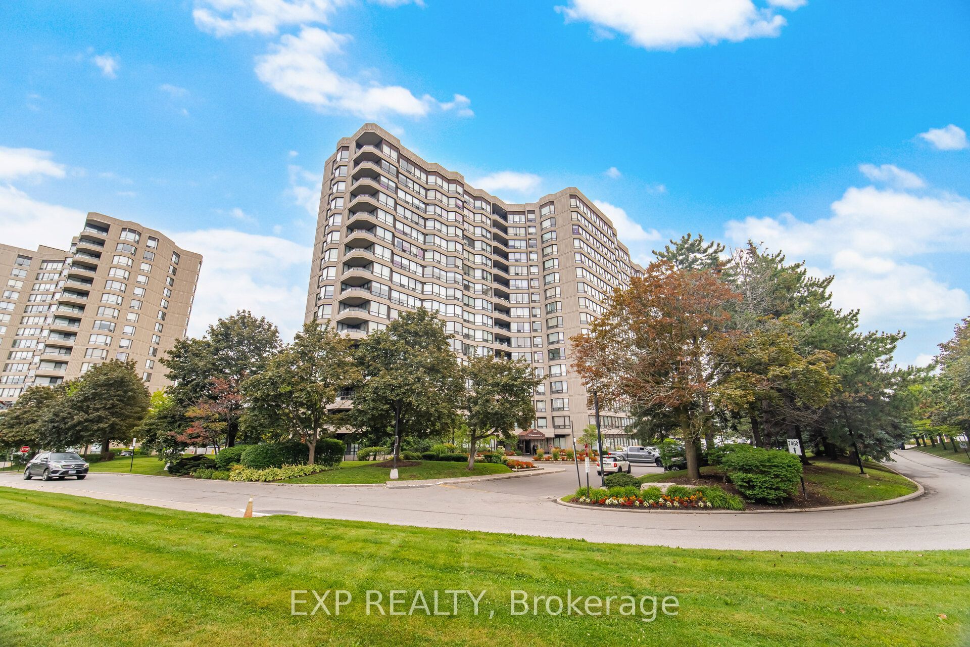 7440 Bathurst Street 410 Property Photo 1