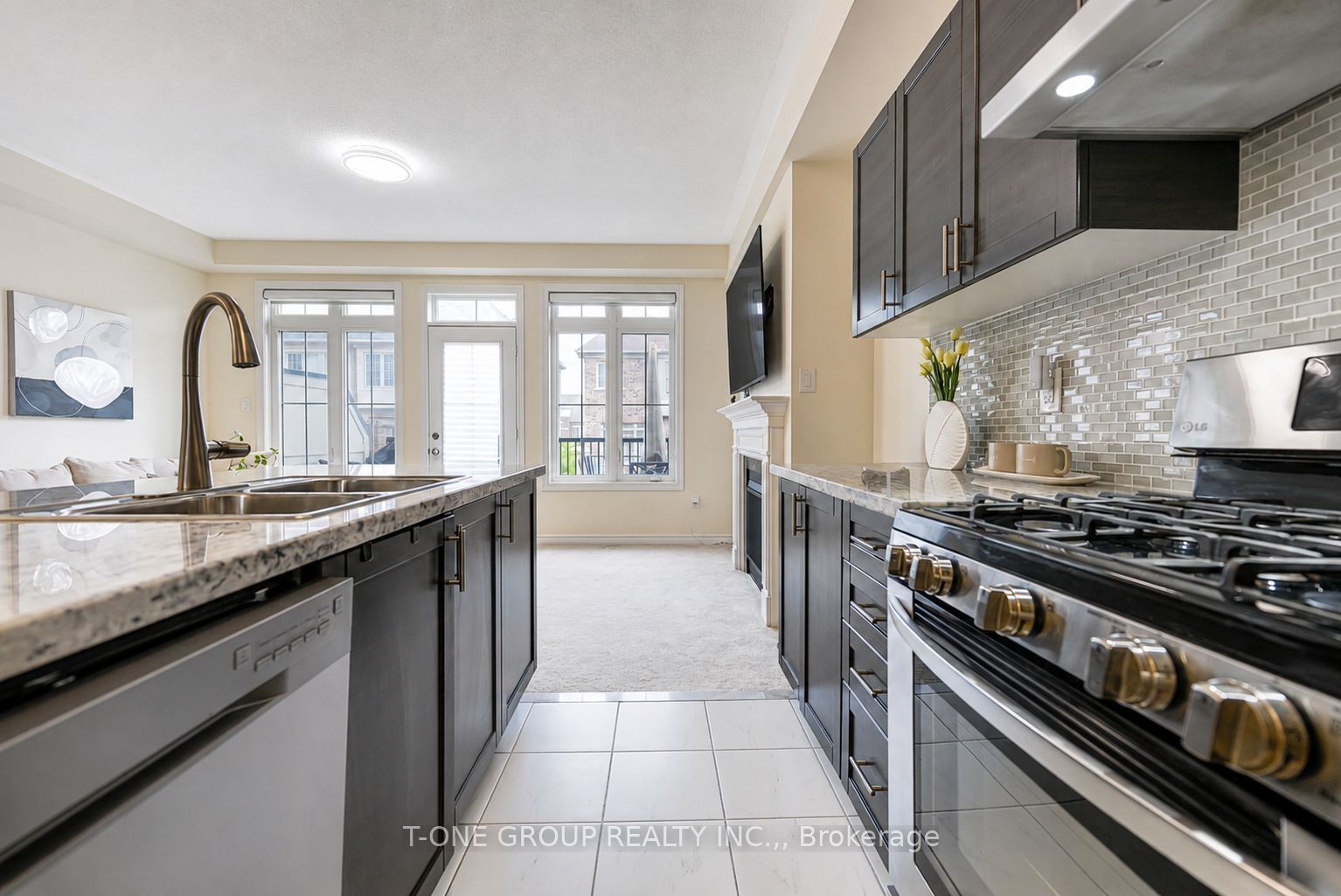 27 Sharbot Lane Property Photo 10