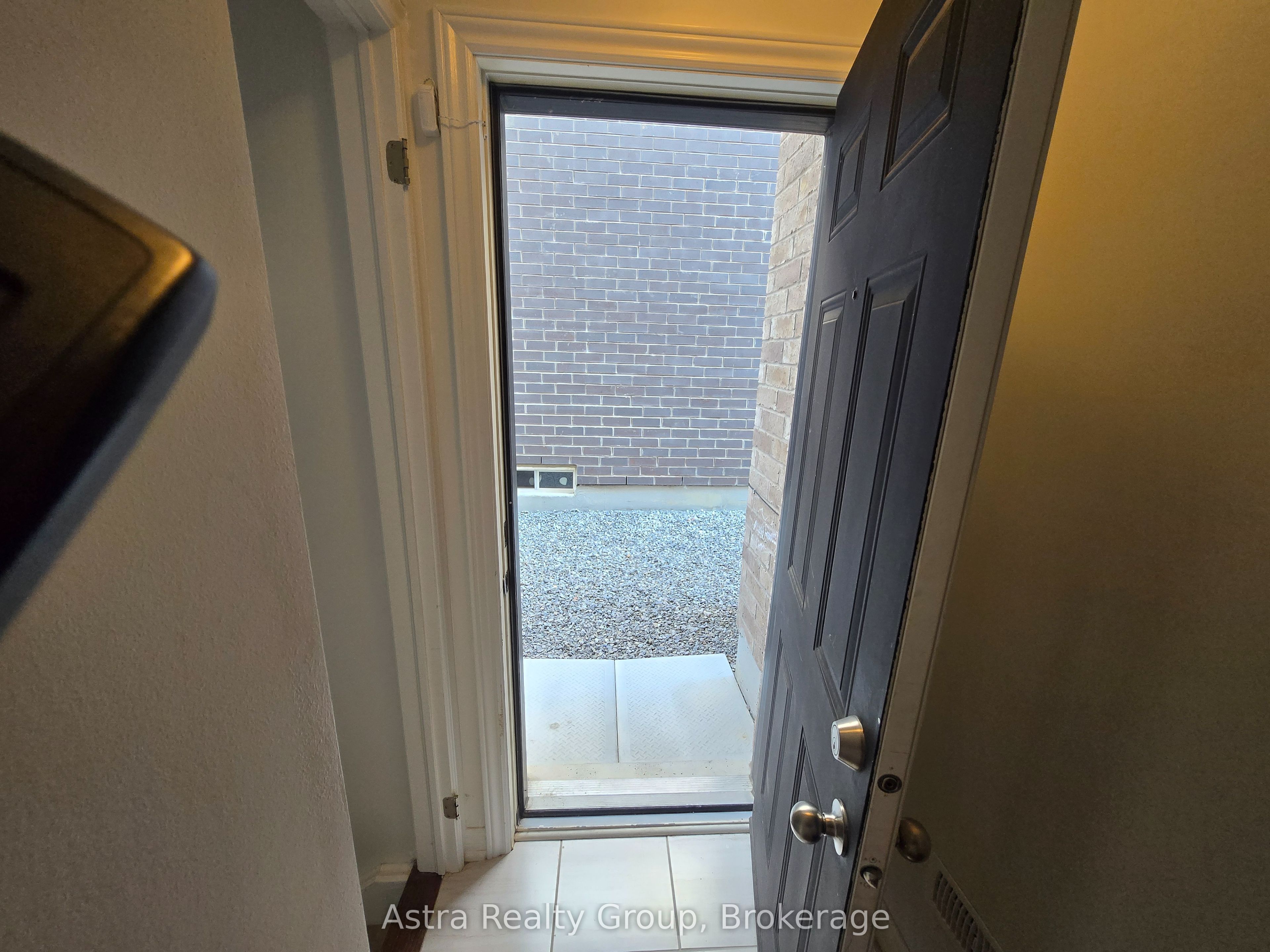 105 Coldwell Bay Circle Property Photo 2
