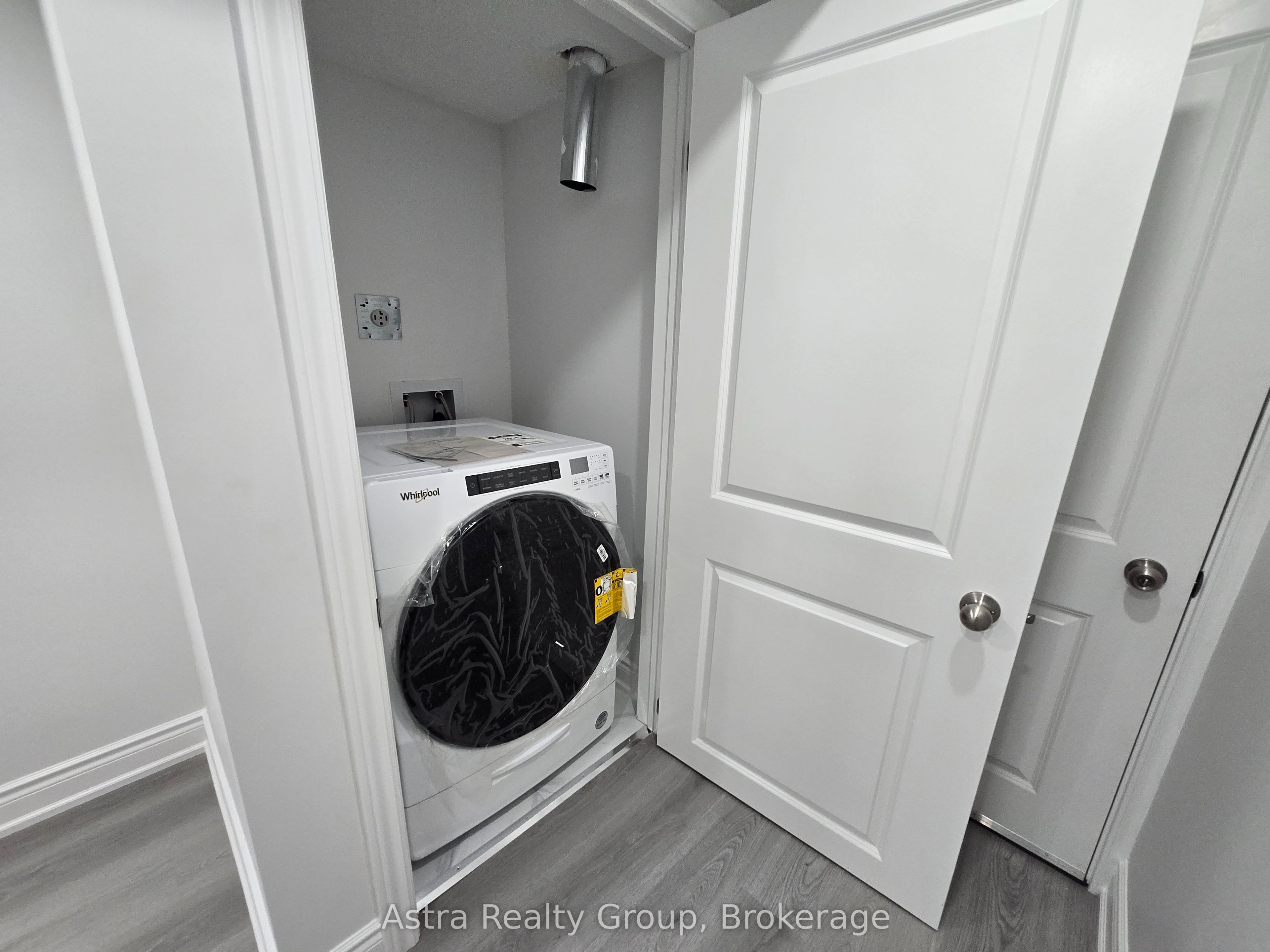 105 Coldwell Bay Circle Property Photo 7