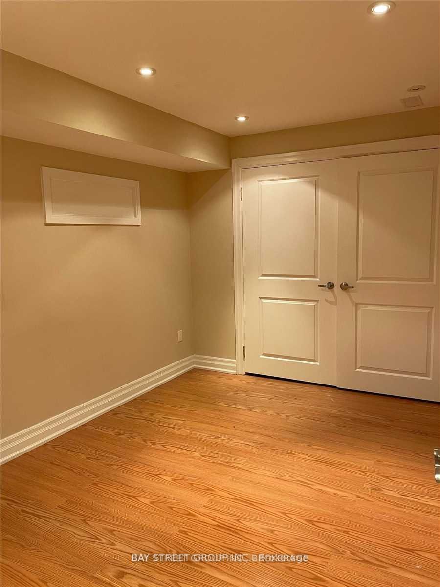 56 Albright (lower) Crescent Property Photo 6