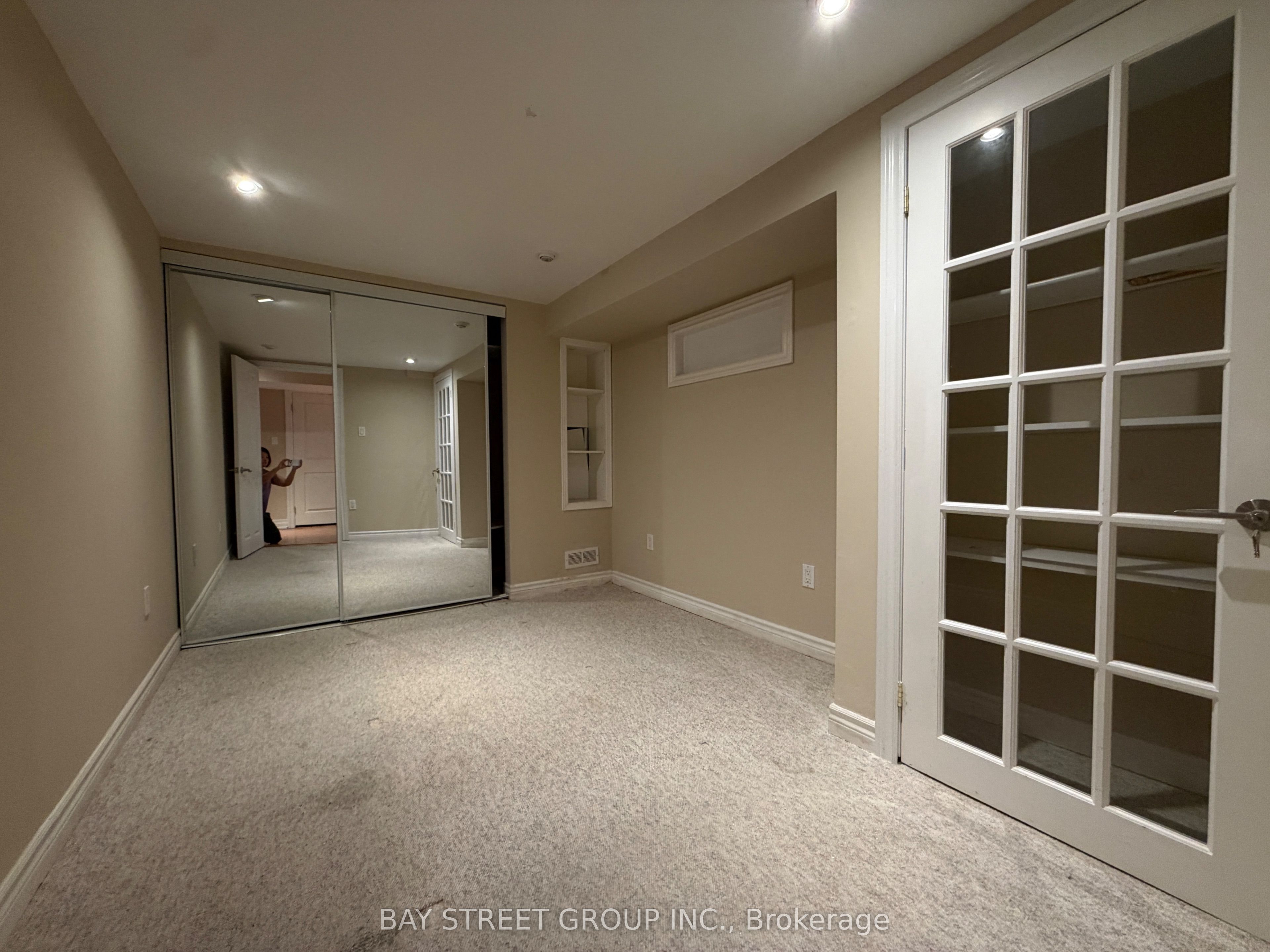 56 Albright (lower) Crescent Property Photo 7
