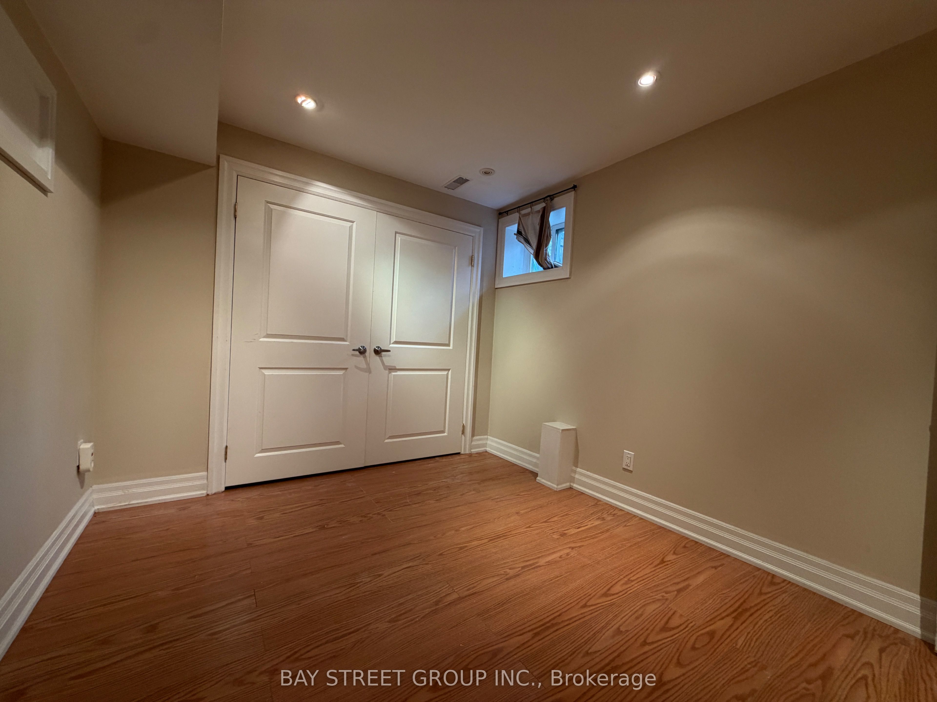 56 Albright (lower) Crescent Property Photo 9