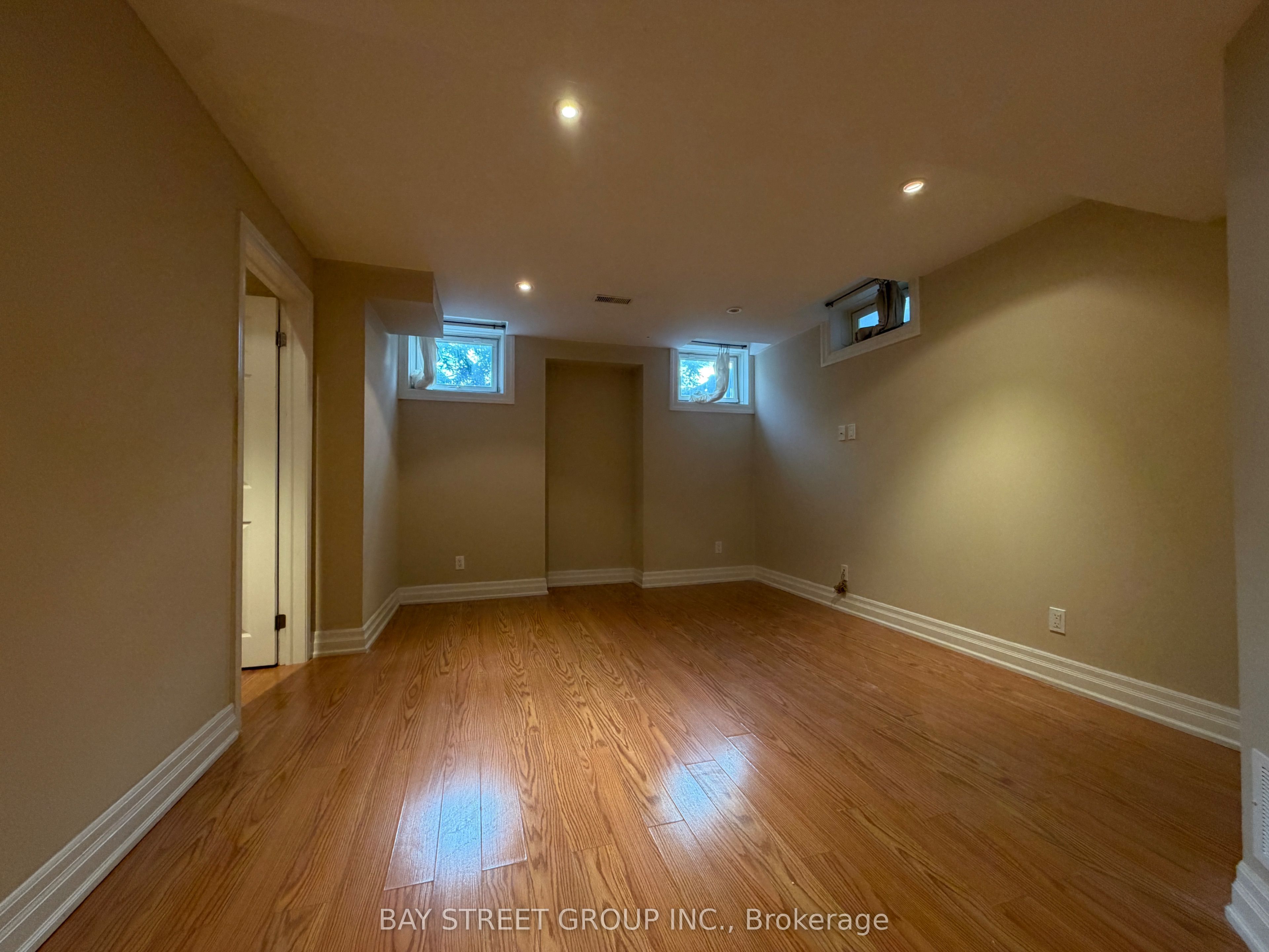 56 Albright (lower) Crescent Property Photo 11