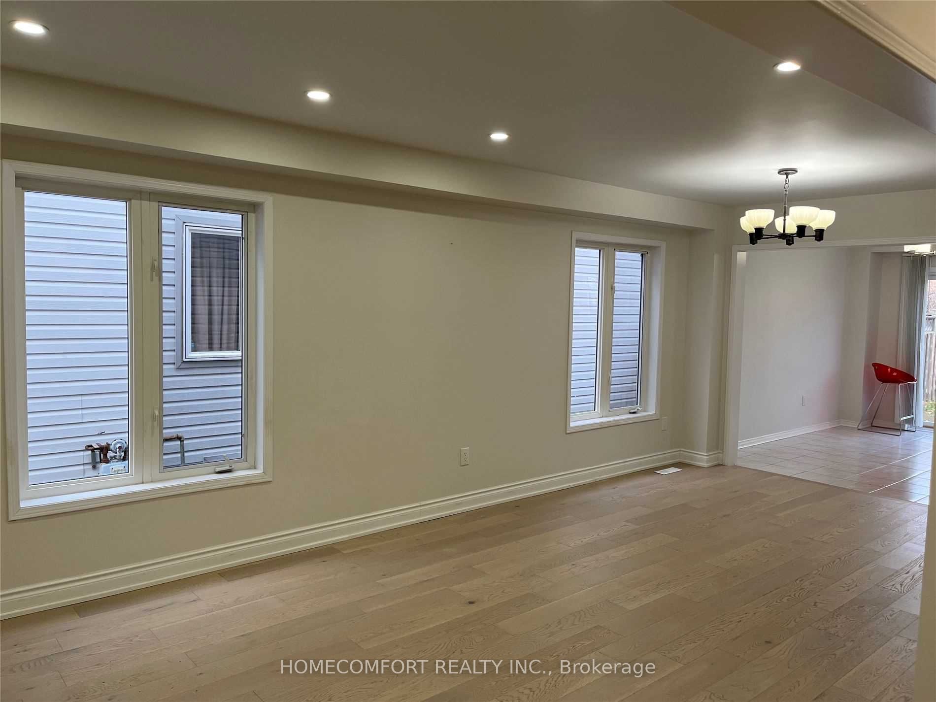 95 Ferncliffe Crescent Property Photo 2