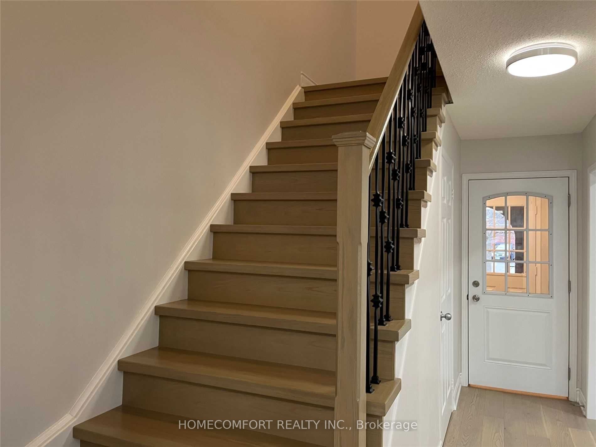 95 Ferncliffe Crescent Property Photo 6