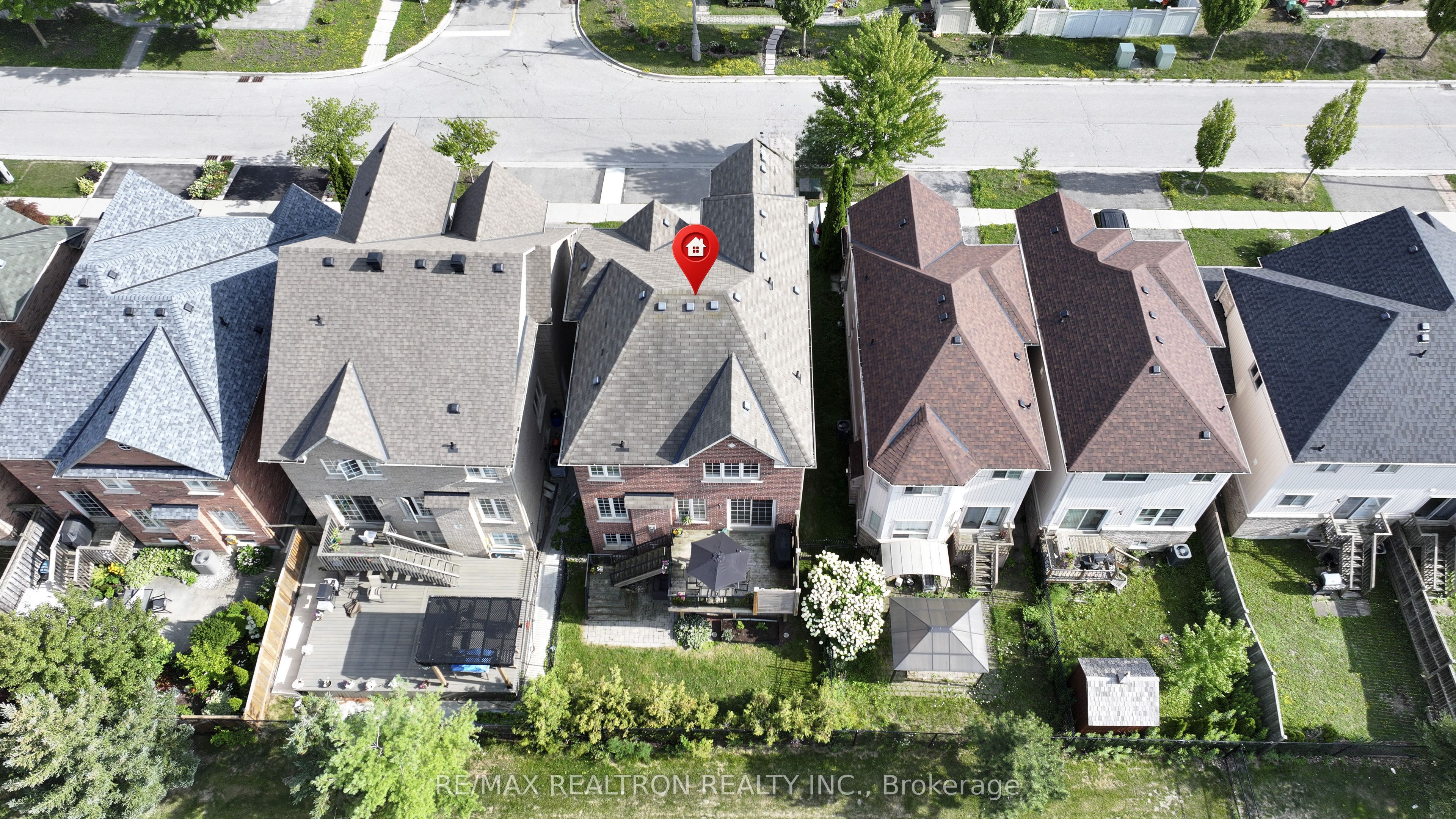 12 Cozens Drive Property Photo 4