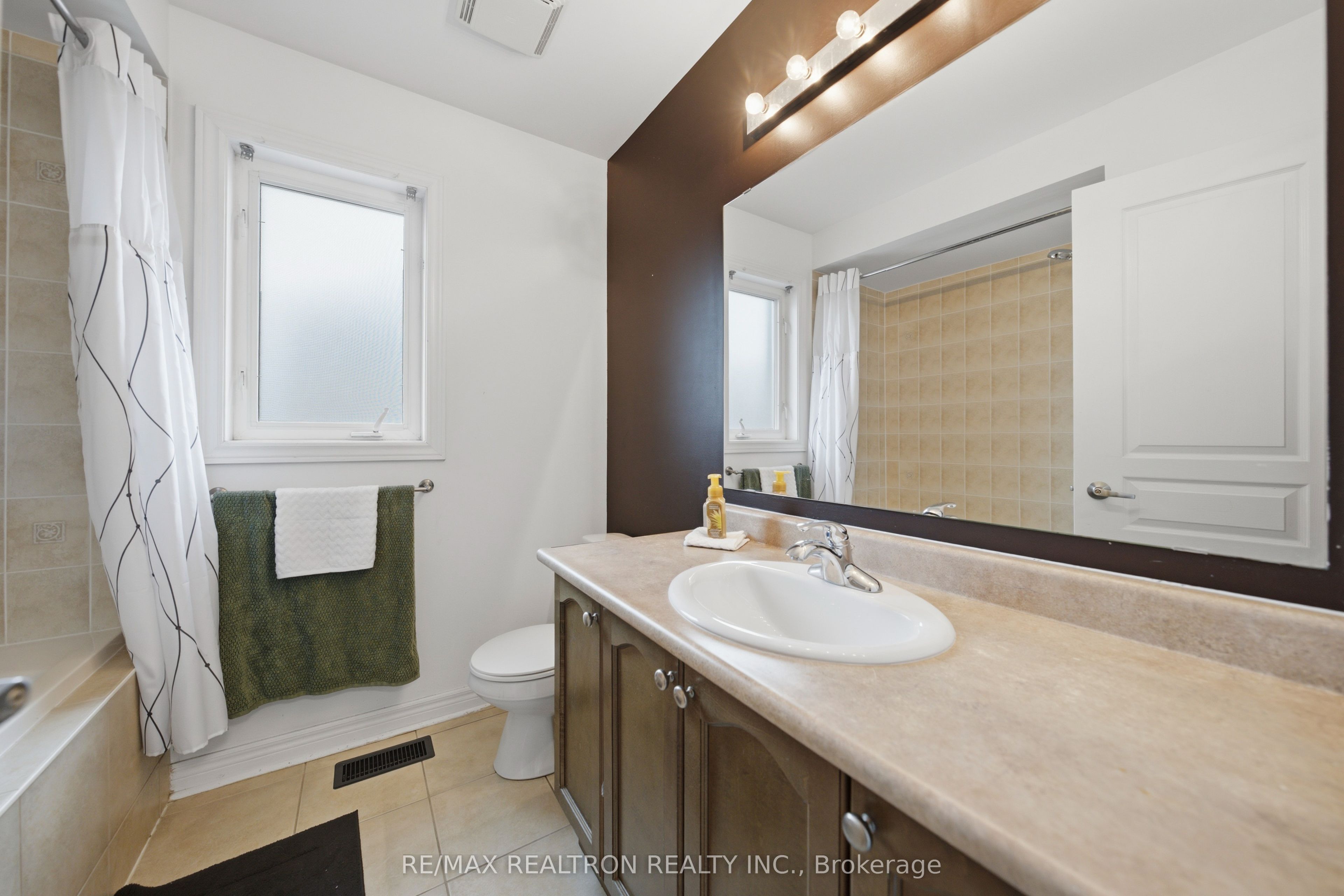 12 Cozens Drive Property Photo 34