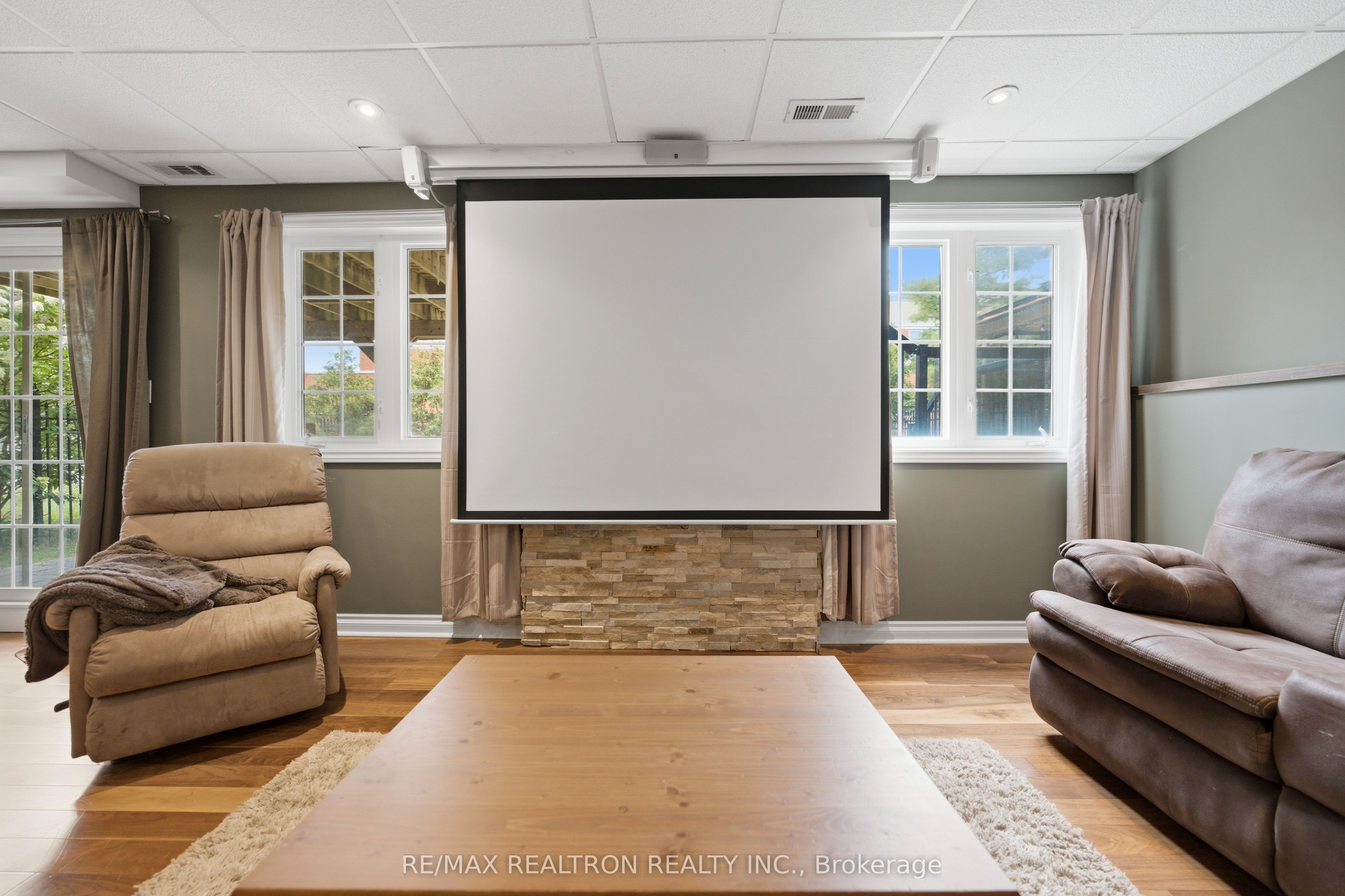 12 Cozens Drive Property Photo 40