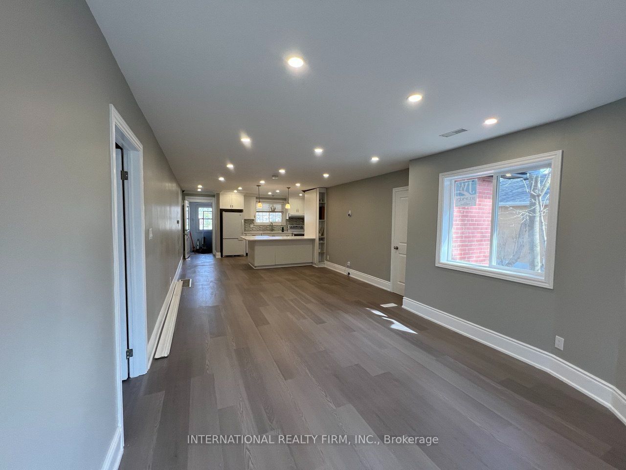 73 Murray Drive Main- Half Property Photo 14