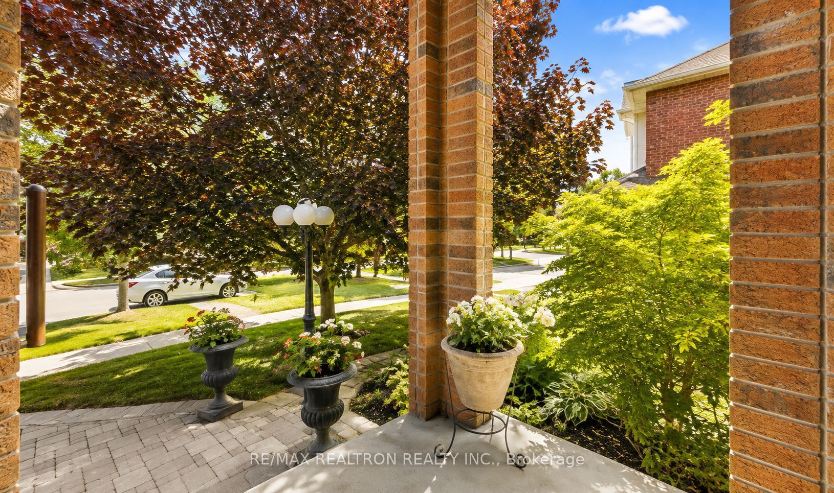 215 Drummond Drive Property Photo 2