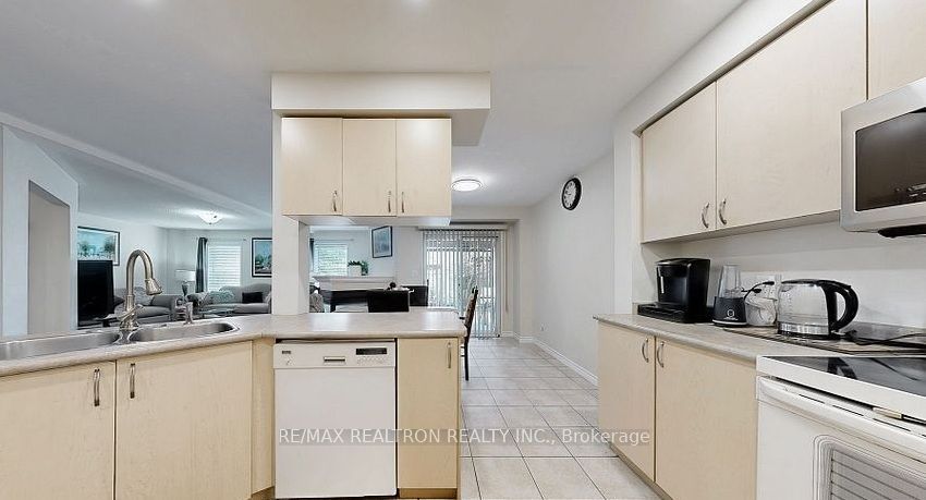 215 Drummond Drive Property Photo 8