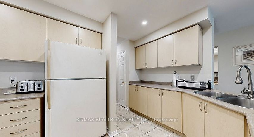 215 Drummond Drive Property Photo 9
