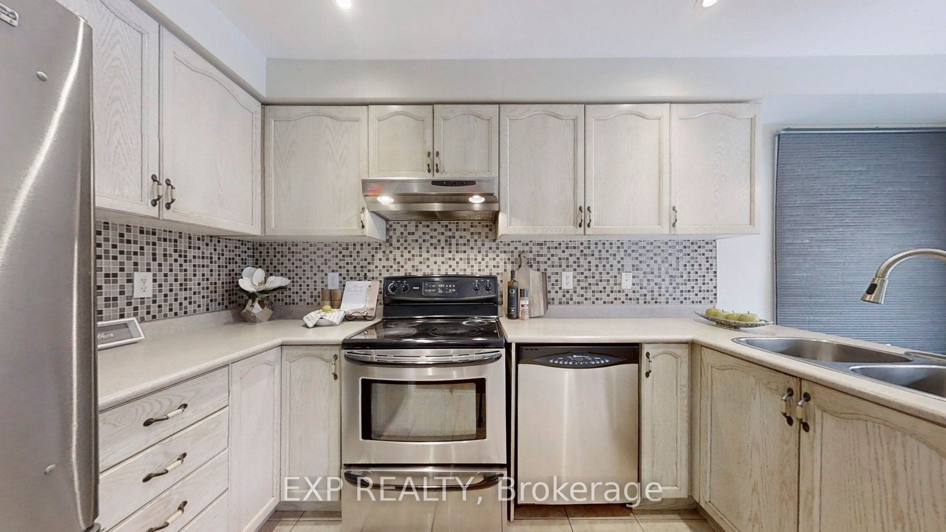 8 Hacienda Drive Property Photo 9