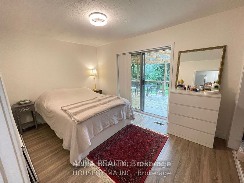 46 Seaton Drive W Property Photo 7