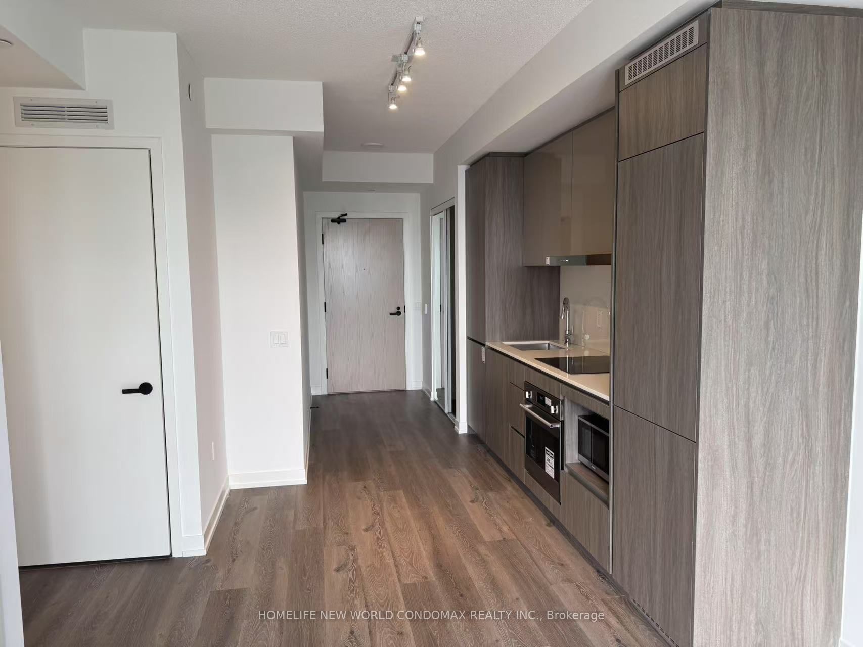 28 Interchange Way 1807 Property Photo 1