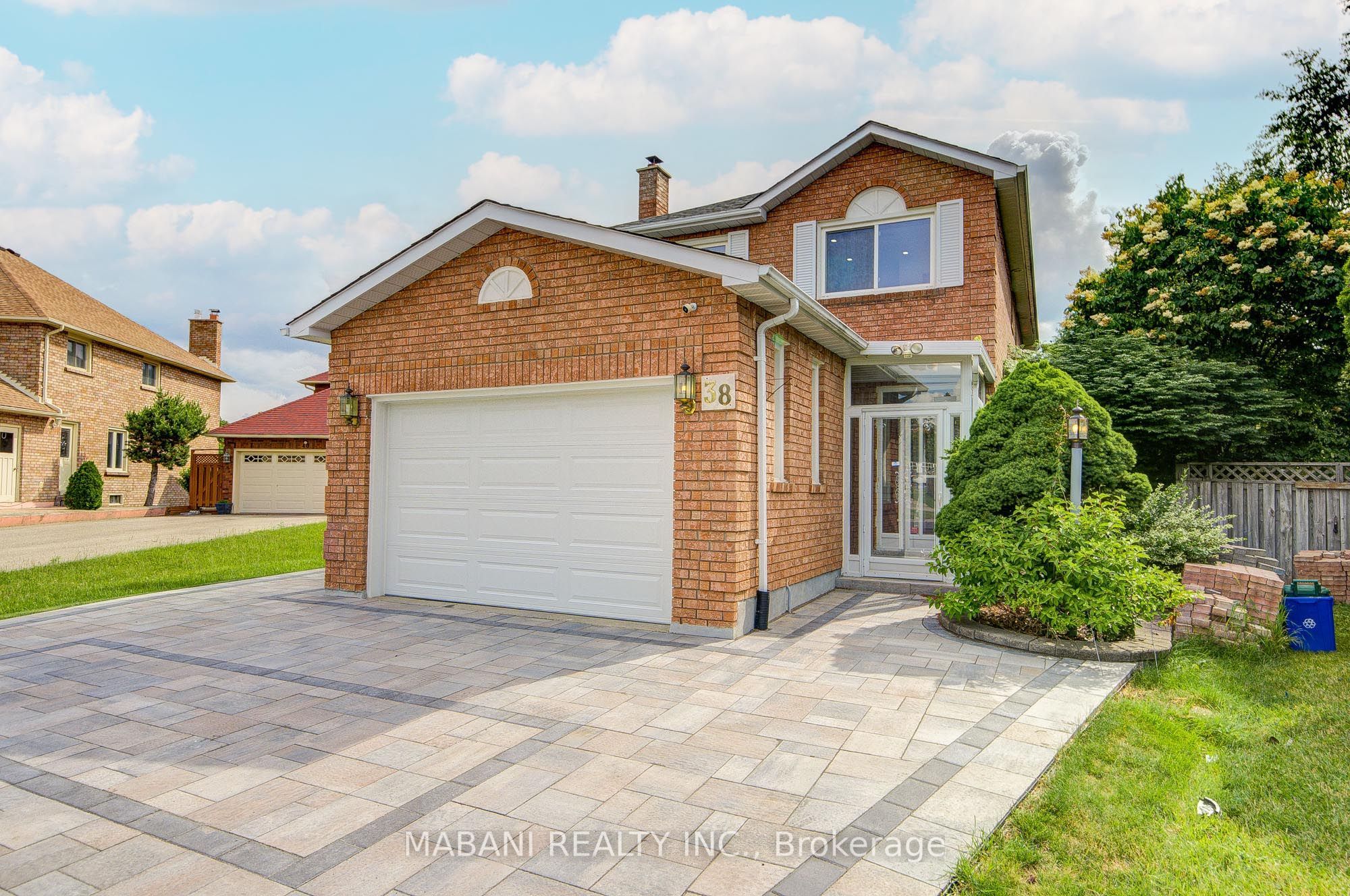 38 Marchwood Crescent Property Photo 3