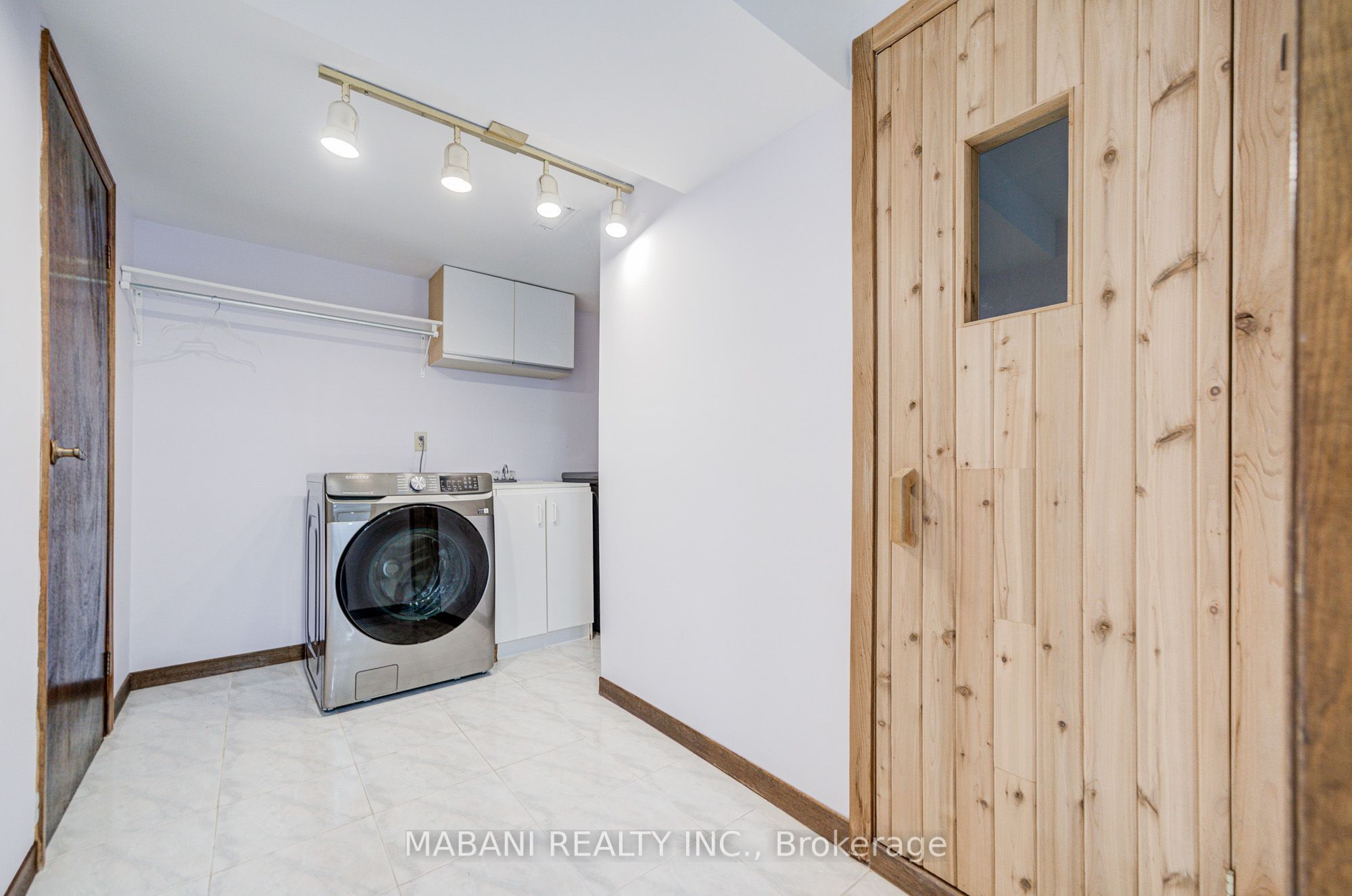 38 Marchwood Crescent Property Photo 37